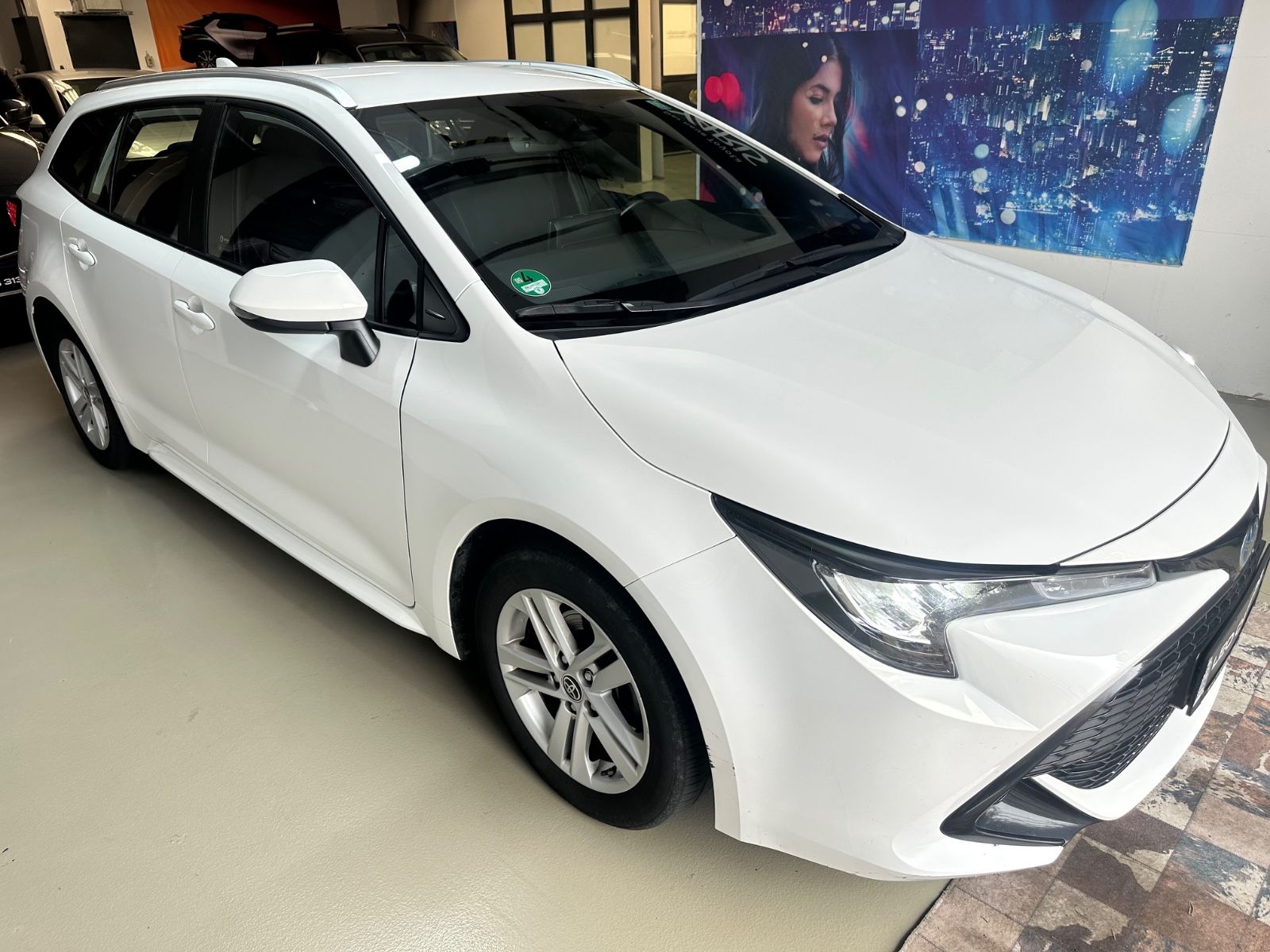 Toyota Corolla Touring Sports Hybrid Business Edition foto 3