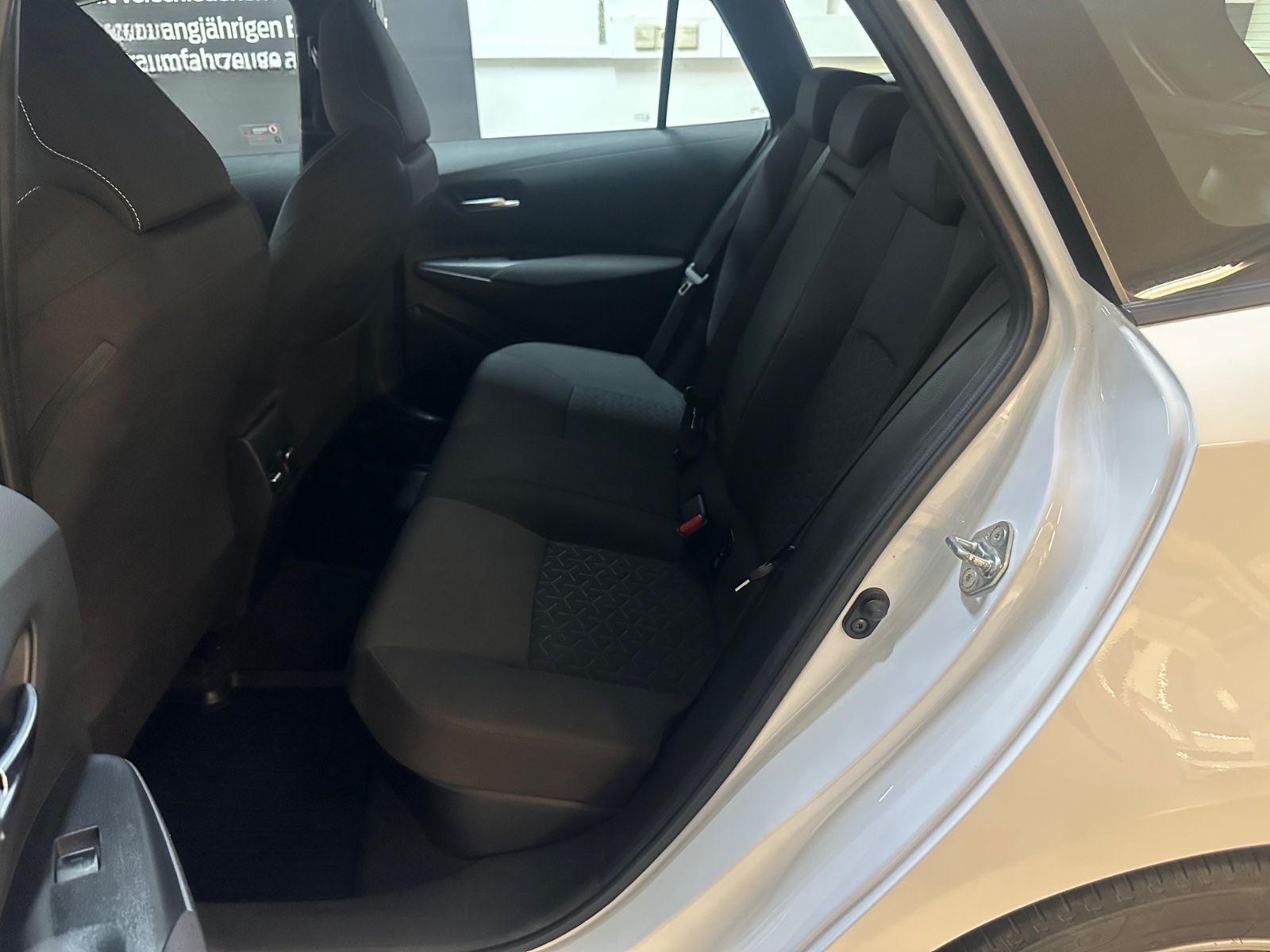 Toyota Corolla Touring Sports Hybrid Business Edition foto 9