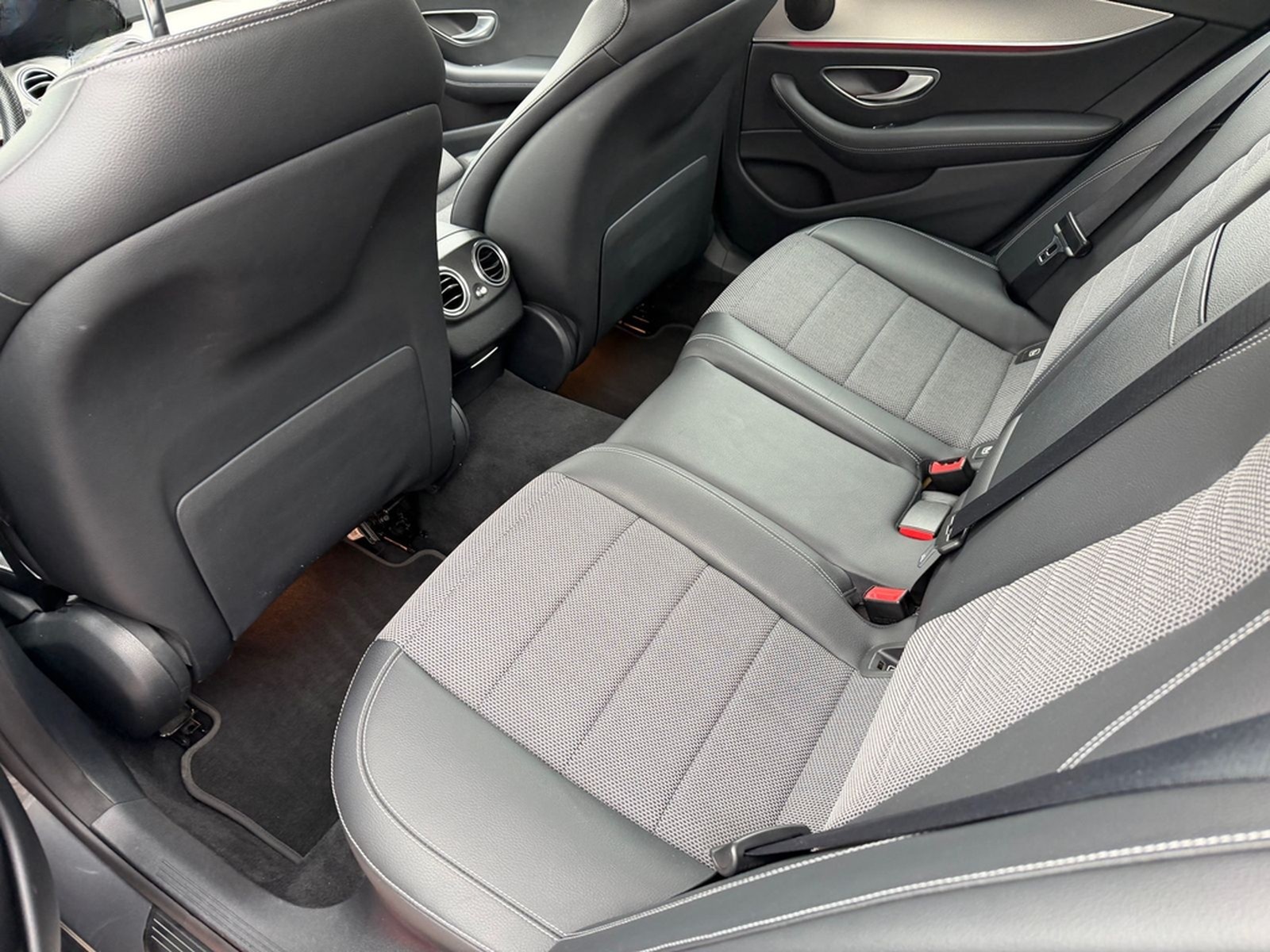 Mercedes-Benz E 200 AVATNGARDE+LED SCHEINWERFER+R-KAMERA+ foto 15