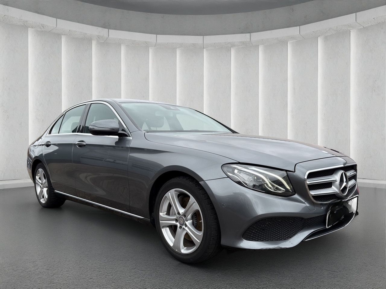 Mercedes-Benz E 200 AVATNGARDE+LED SCHEINWERFER+R-KAMERA+ foto 4