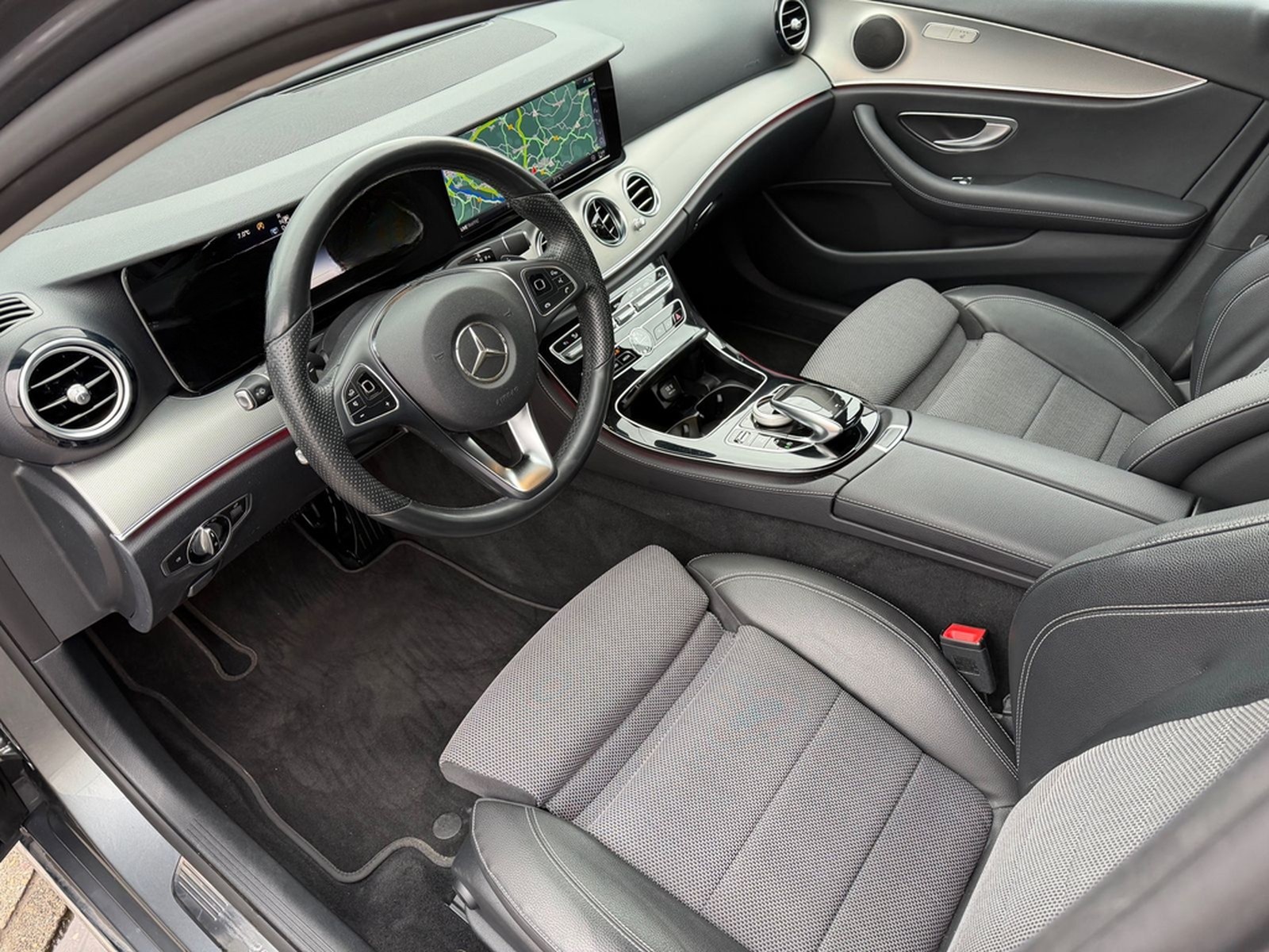 Mercedes-Benz E 200 AVATNGARDE+LED SCHEINWERFER+R-KAMERA+ foto 5
