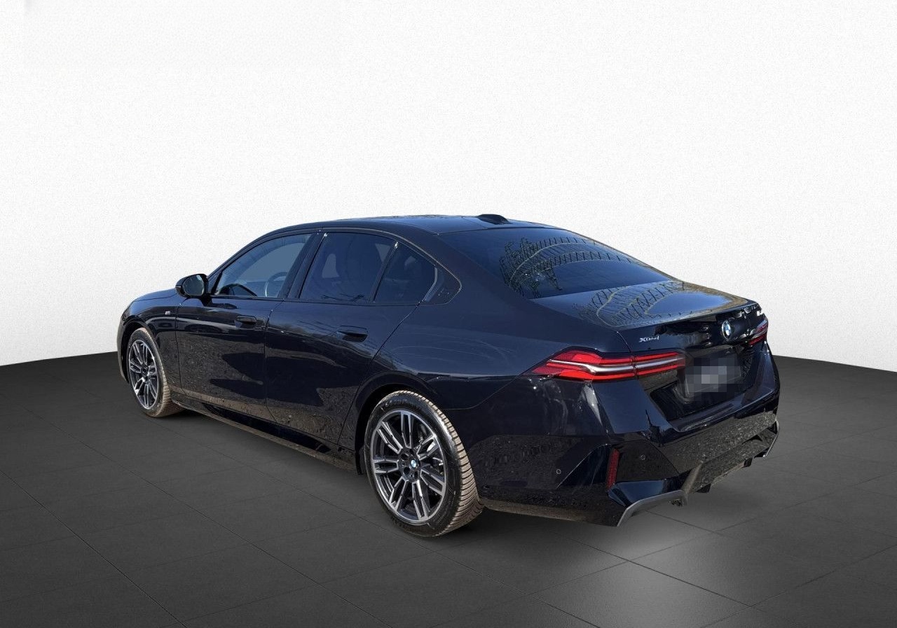 BMW 540dA xDrive M SPORT Pano,StHzg,KomSi,360°,St foto 9