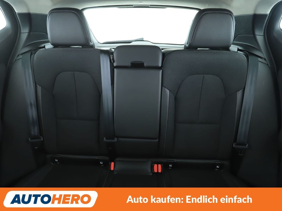 Volvo XC40 2.0 D3 Momentum Pro 2WD Aut NAVI LED TEMPO foto 16