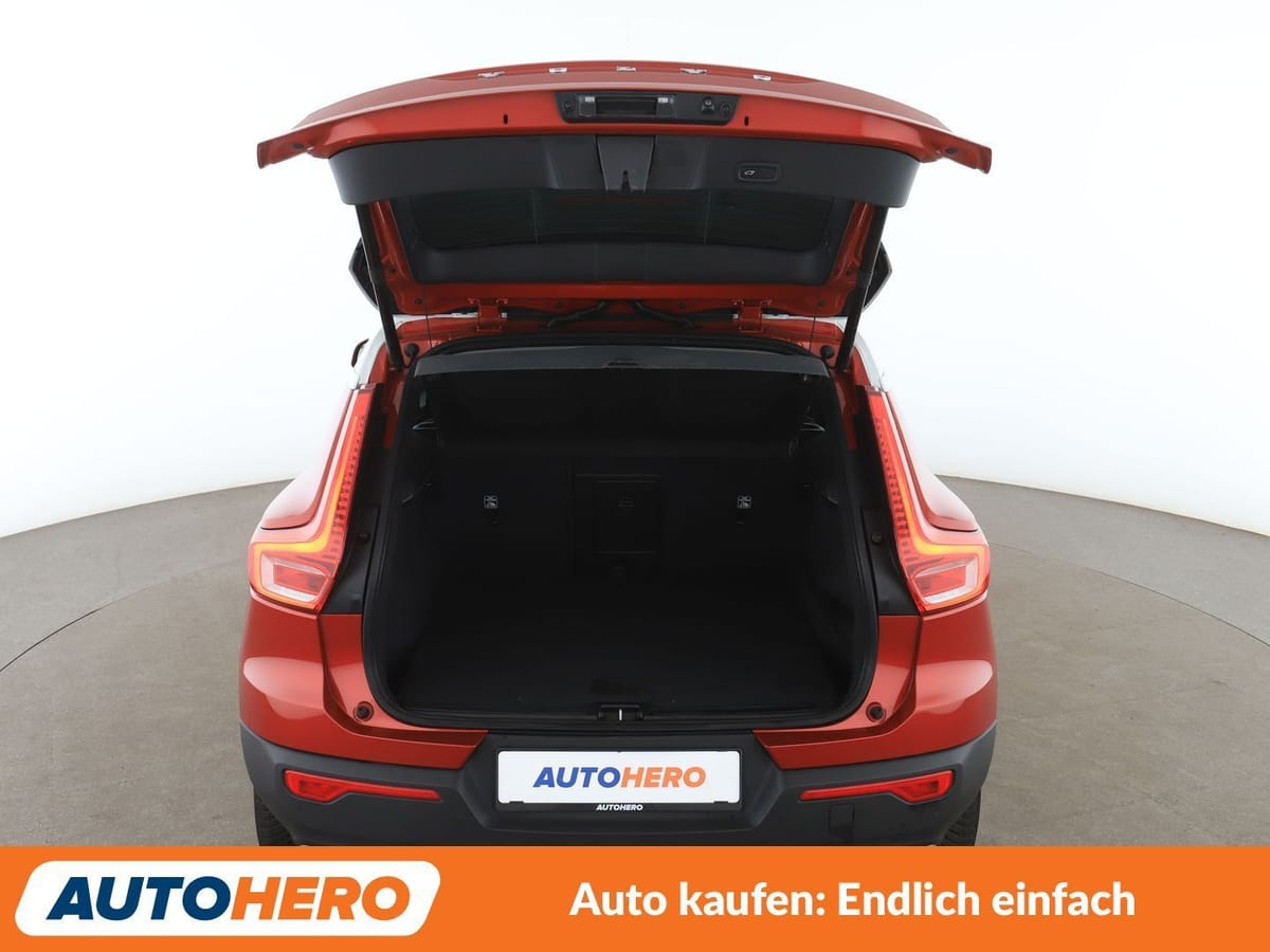 Volvo XC40 2.0 D3 Momentum Pro 2WD Aut NAVI LED TEMPO foto 17