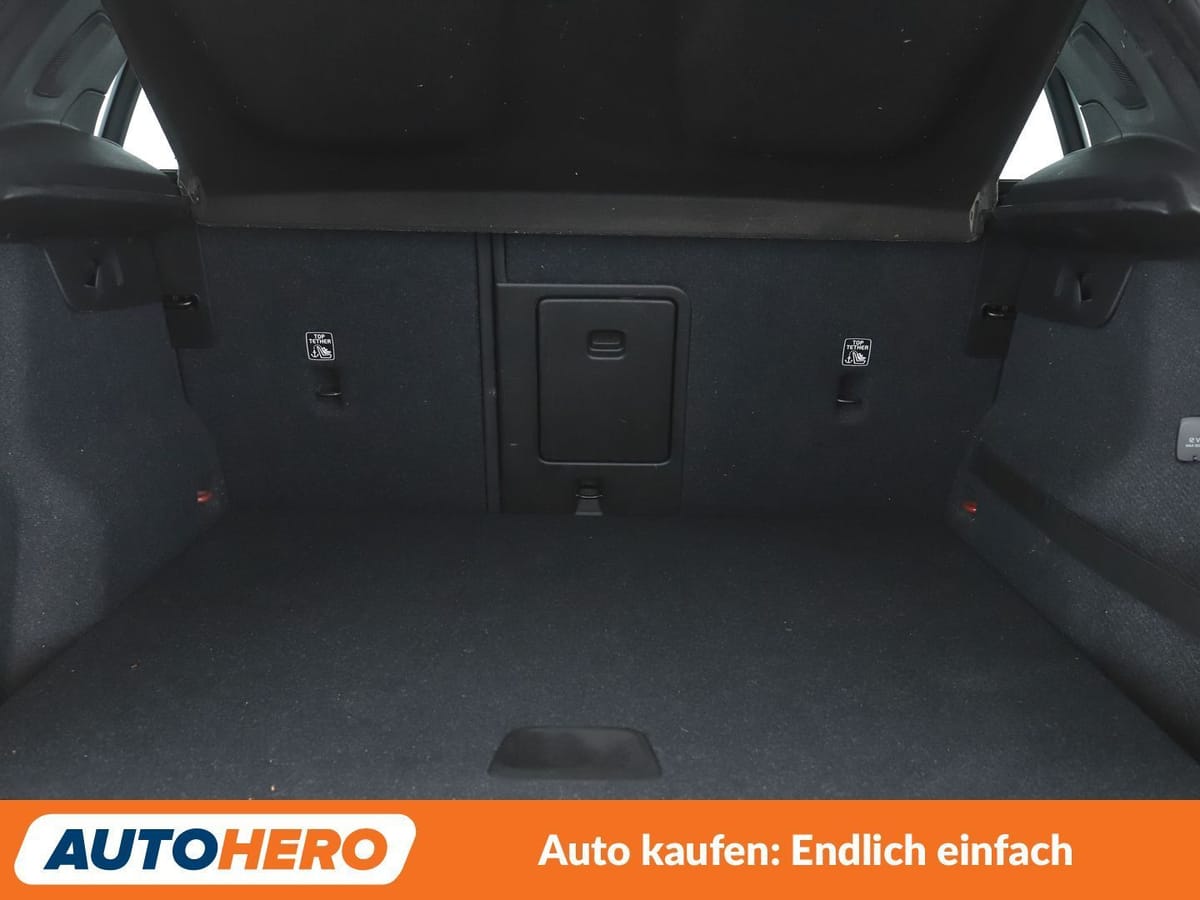 Volvo XC40 2.0 D3 Momentum Pro 2WD Aut NAVI LED TEMPO foto 18