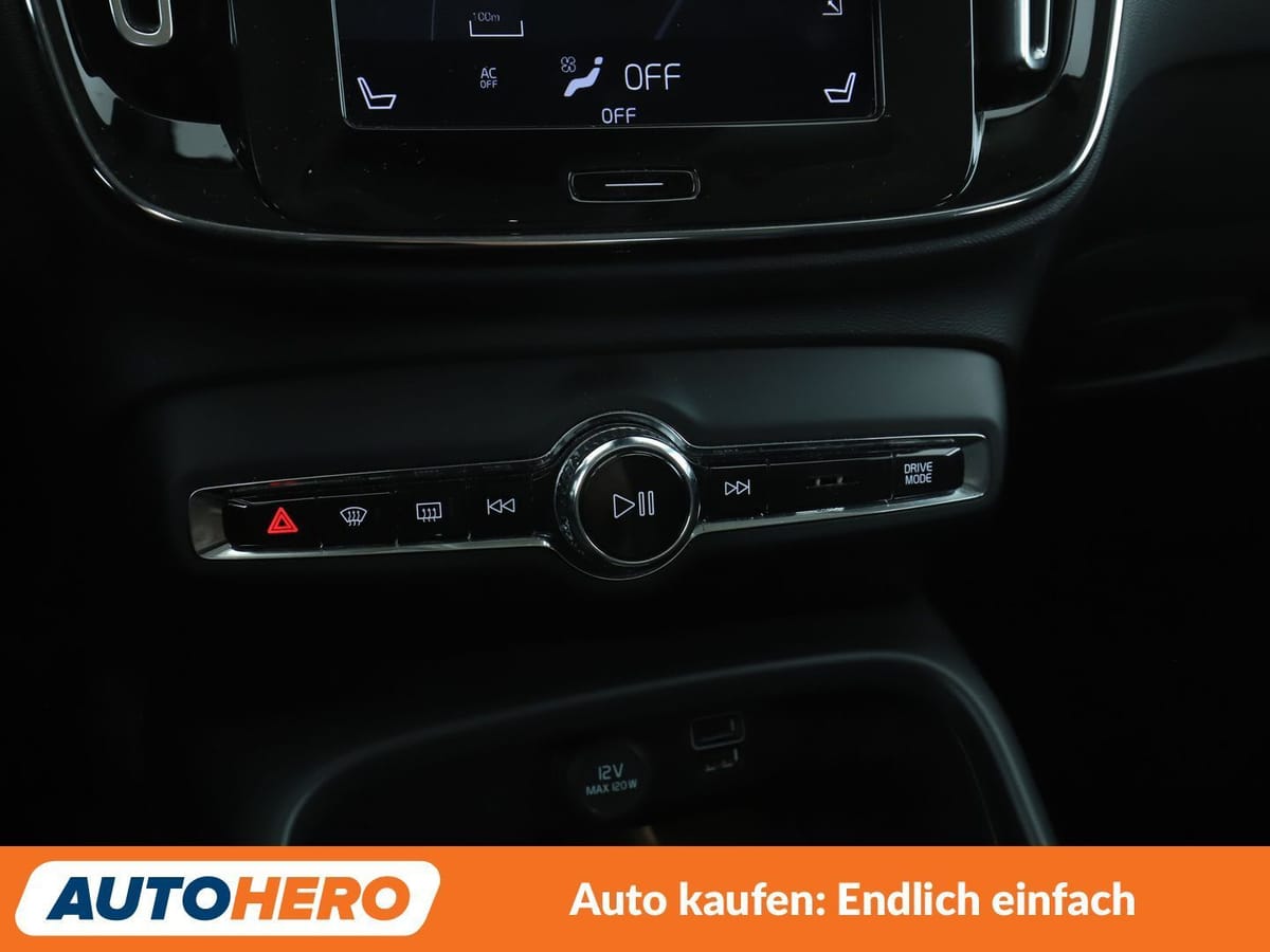 Volvo XC40 2.0 D3 Momentum Pro 2WD Aut NAVI LED TEMPO foto 23