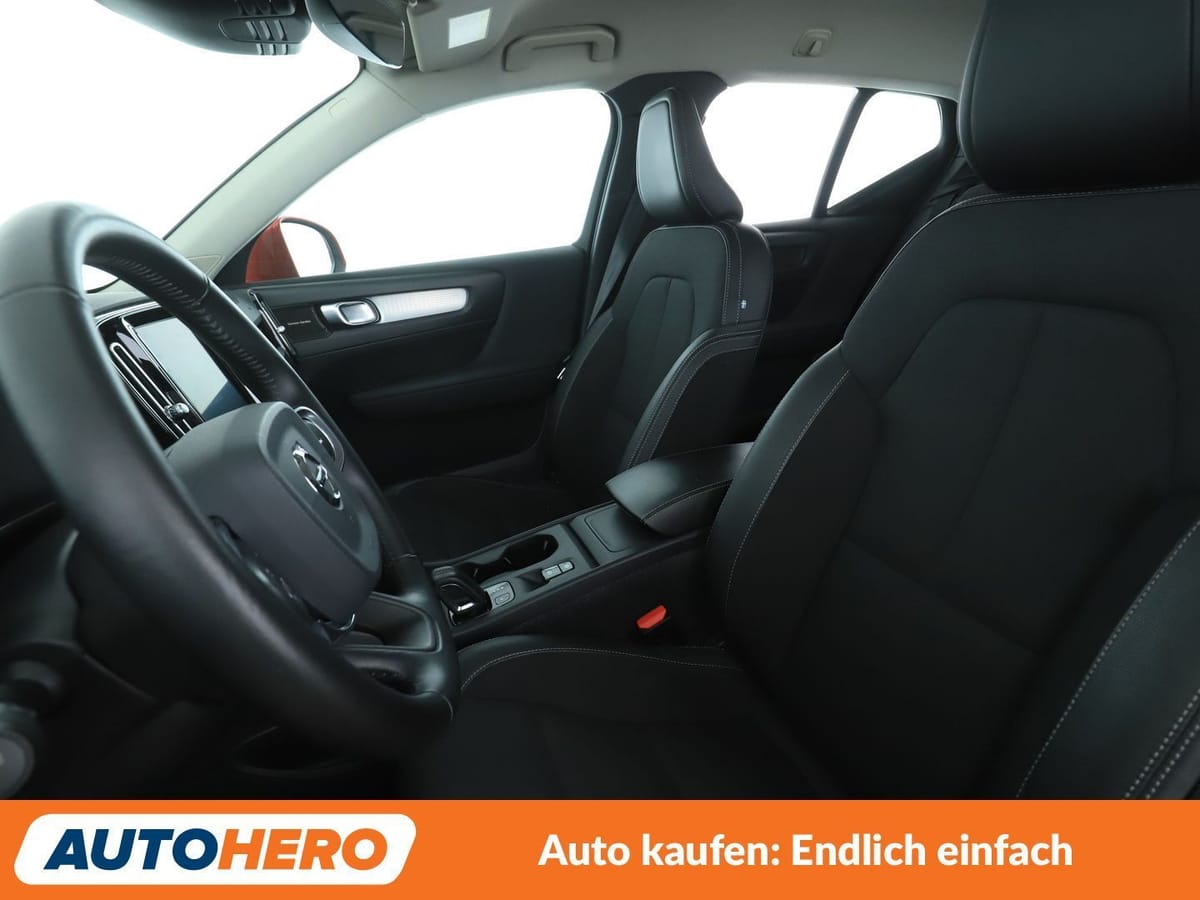Volvo XC40 2.0 D3 Momentum Pro 2WD Aut NAVI LED TEMPO foto 10