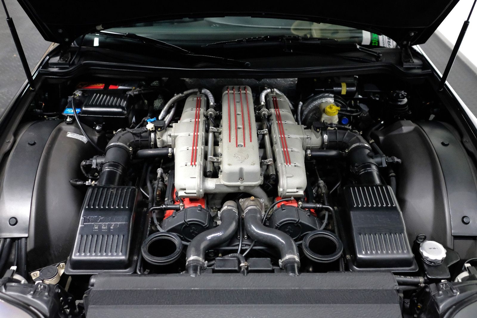Ferrari 550 Maranello/DT.AUSLIEF/WENIG KM/CLASSIC 2 foto 23