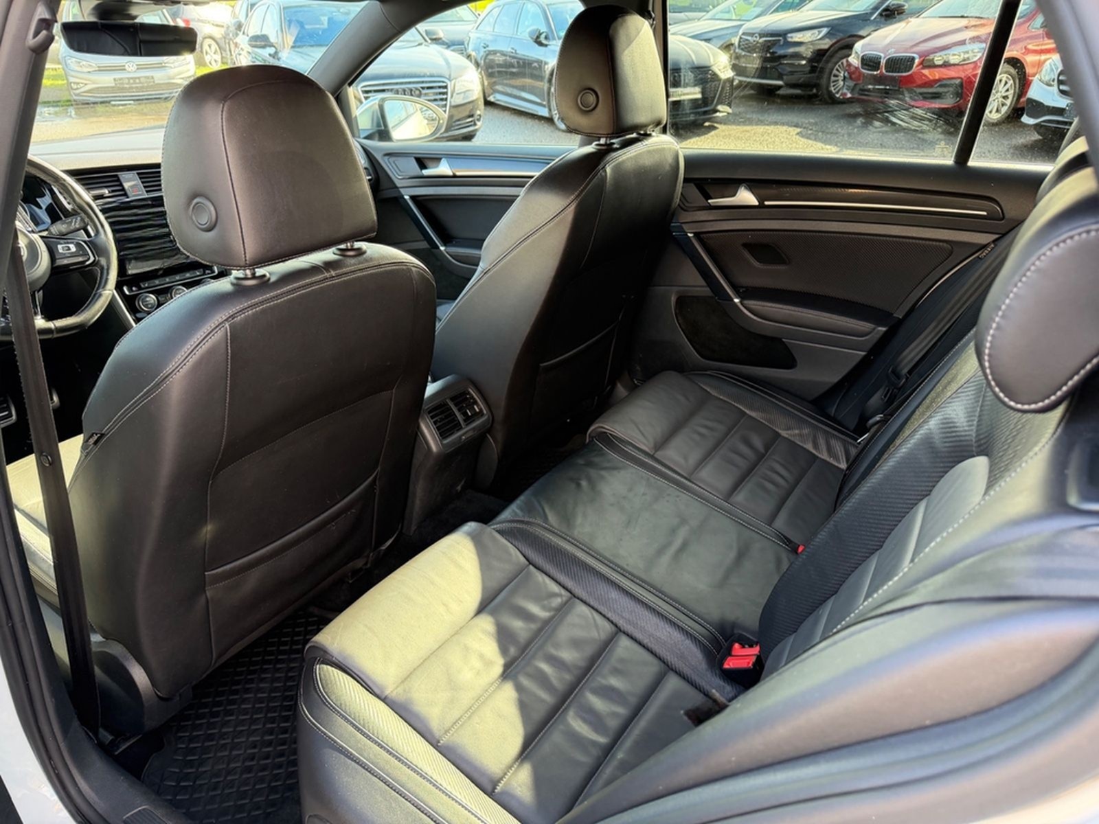 Volkswagen Golf VII Lim R 4Motion DSG LED Navi Kamera Leder foto 16