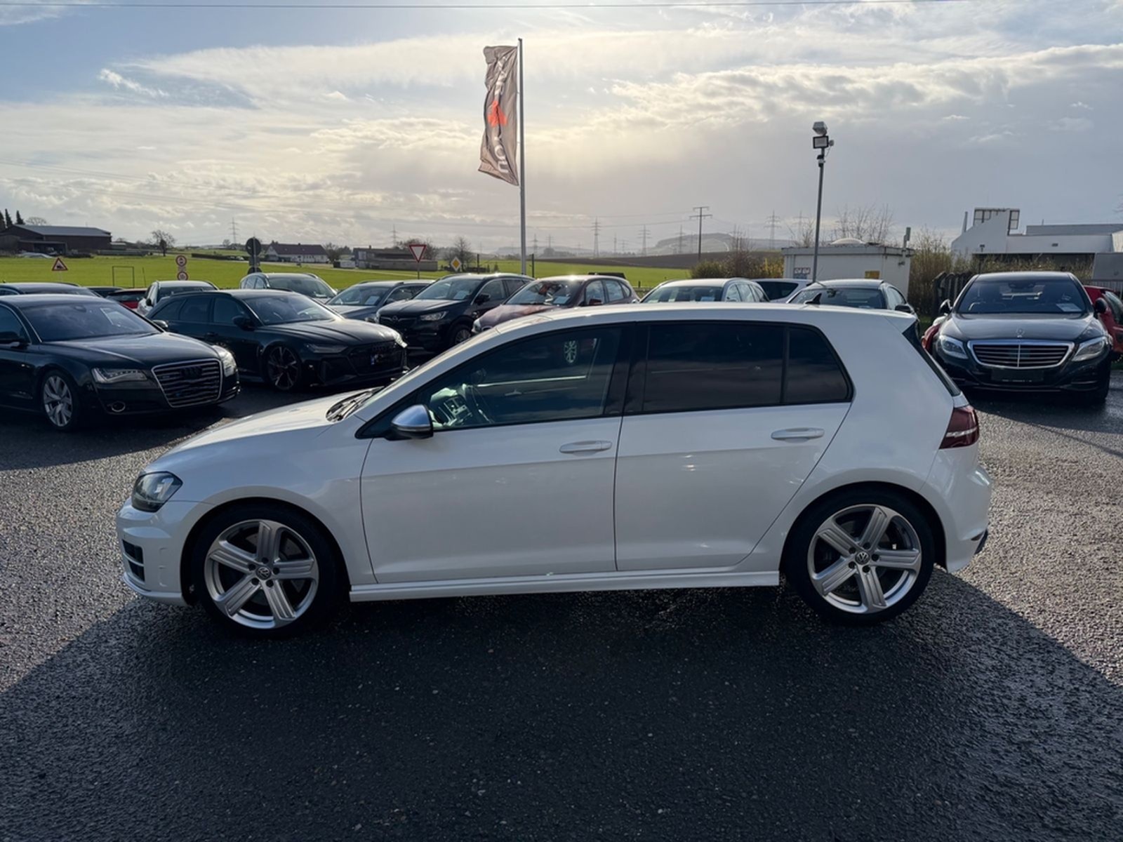Volkswagen Golf VII Lim R 4Motion DSG LED Navi Kamera Leder foto 17