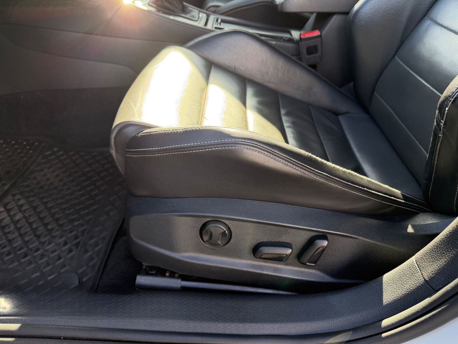 Volkswagen Golf VII Lim R 4Motion DSG LED Navi Kamera Leder foto 19