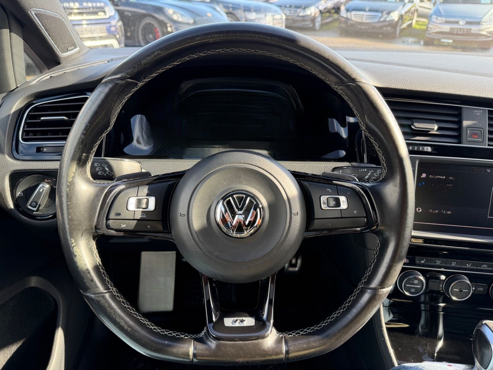 Volkswagen Golf VII Lim R 4Motion DSG LED Navi Kamera Leder foto 25