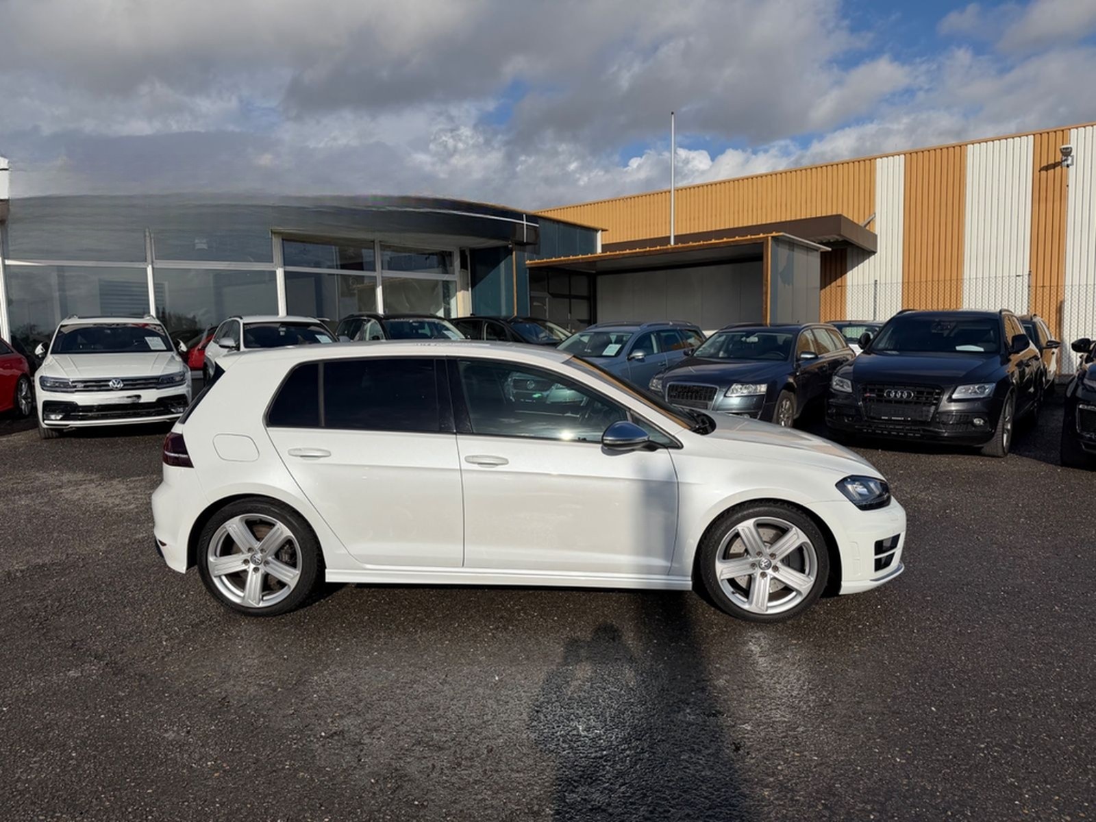 Volkswagen Golf VII Lim R 4Motion DSG LED Navi Kamera Leder foto 4