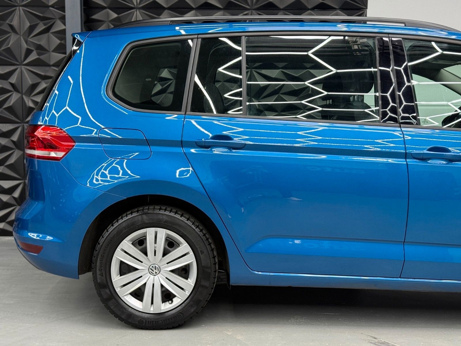 Volkswagen Touran 1.6 TDI DSG 1.HAND*AHK*SCHECKHEFT*KLIMA foto 13
