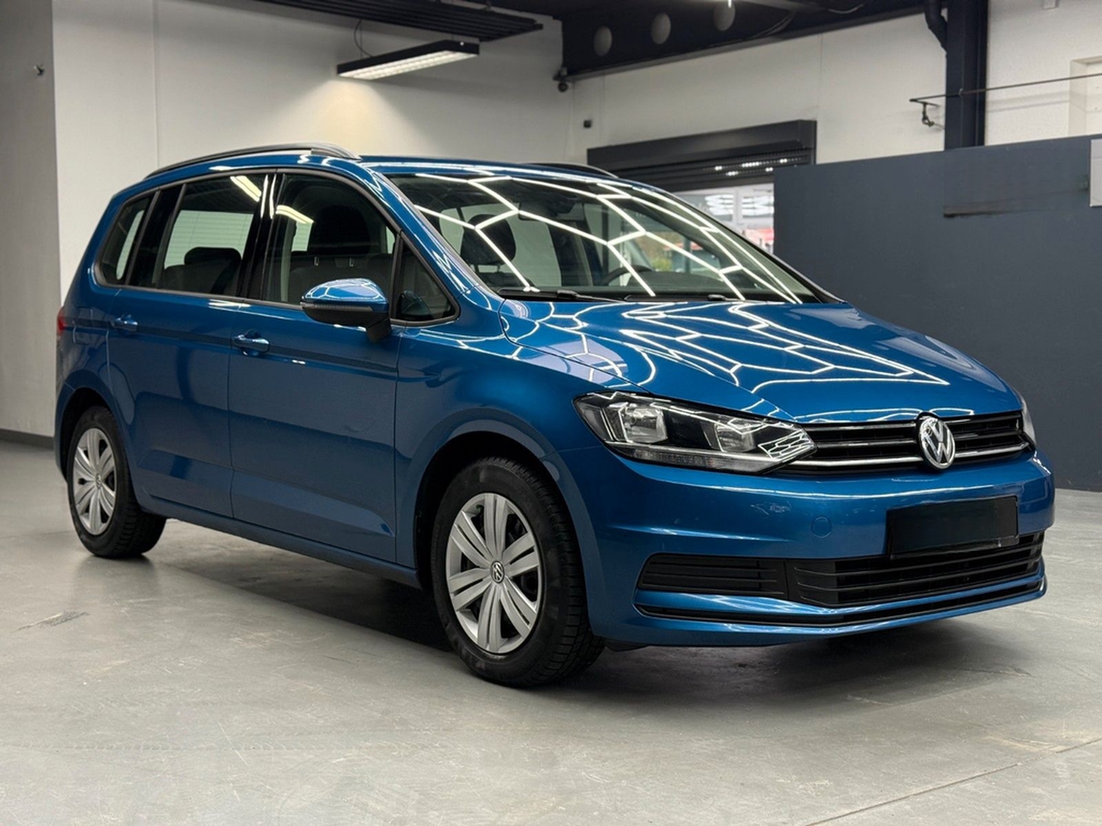 Volkswagen Touran 1.6 TDI DSG 1.HAND*AHK*SCHECKHEFT*KLIMA foto 15