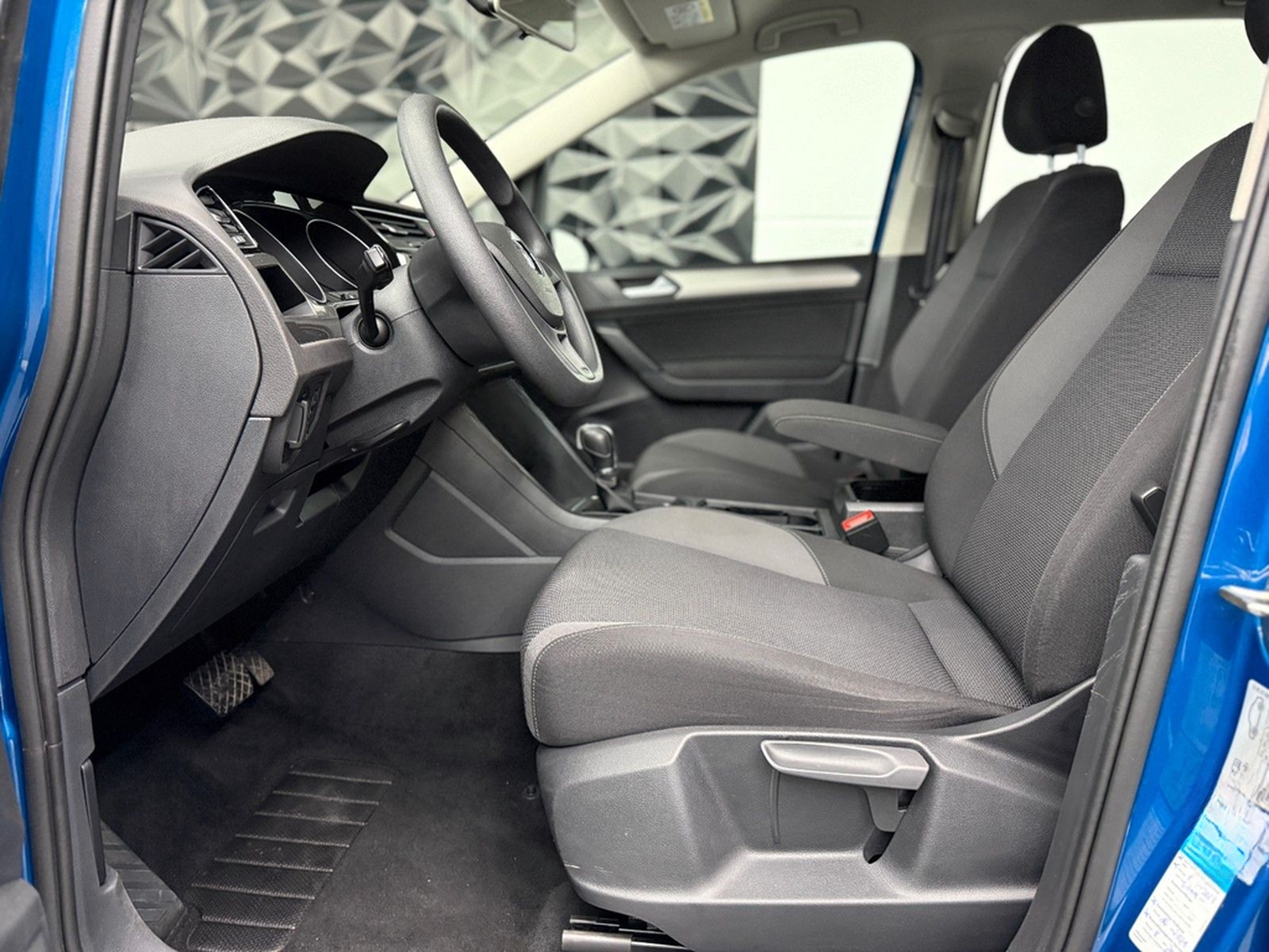 Volkswagen Touran 1.6 TDI DSG 1.HAND*AHK*SCHECKHEFT*KLIMA foto 17