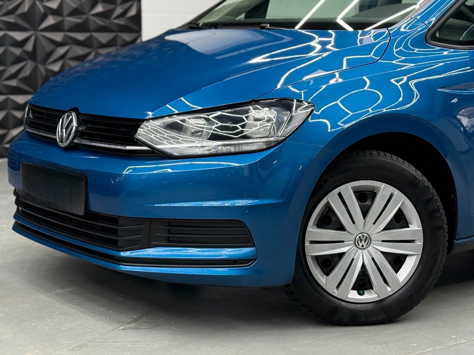 Volkswagen Touran 1.6 TDI DSG 1.HAND*AHK*SCHECKHEFT*KLIMA foto 3