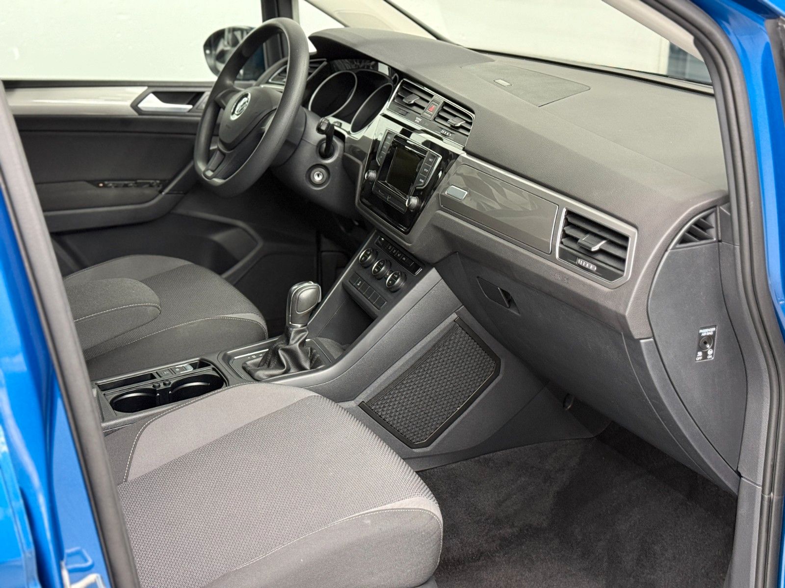Volkswagen Touran 1.6 TDI DSG 1.HAND*AHK*SCHECKHEFT*KLIMA foto 36