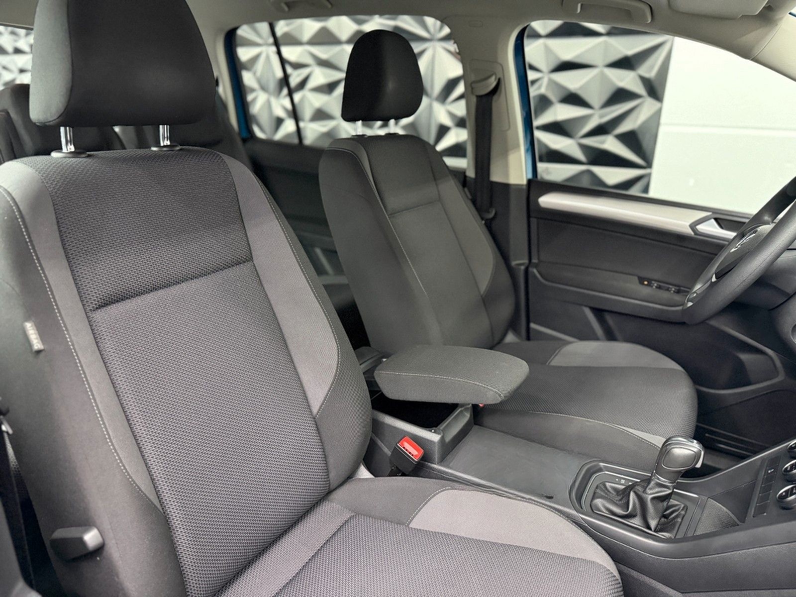 Volkswagen Touran 1.6 TDI DSG 1.HAND*AHK*SCHECKHEFT*KLIMA foto 39