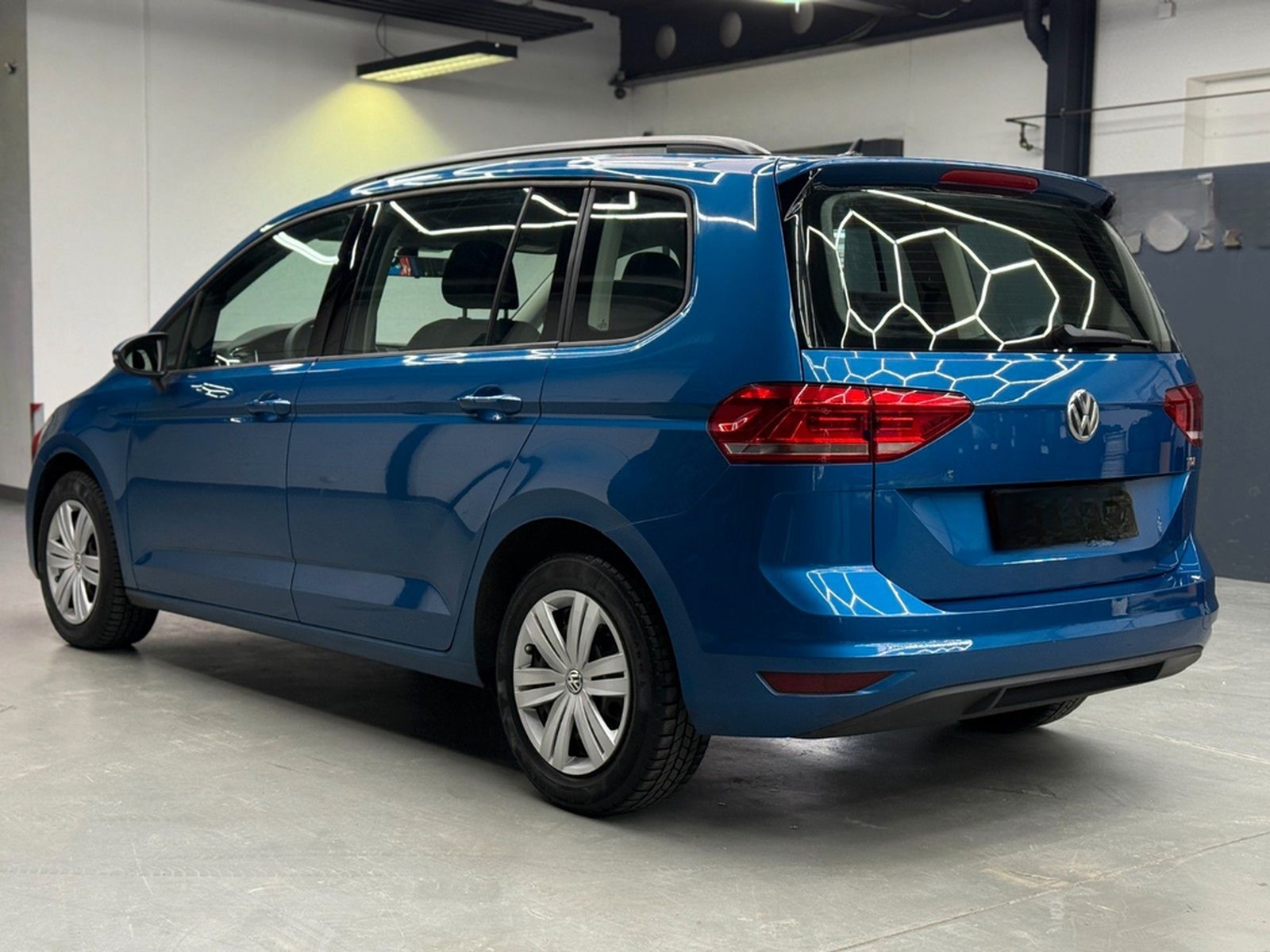 Volkswagen Touran 1.6 TDI DSG 1.HAND*AHK*SCHECKHEFT*KLIMA foto 7