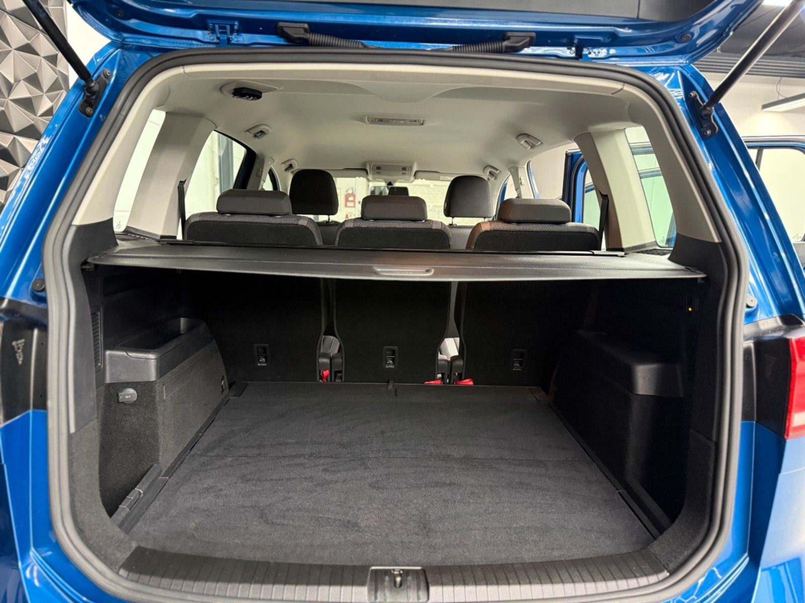 Volkswagen Touran 1.6 TDI DSG 1.HAND*AHK*SCHECKHEFT*KLIMA foto 9