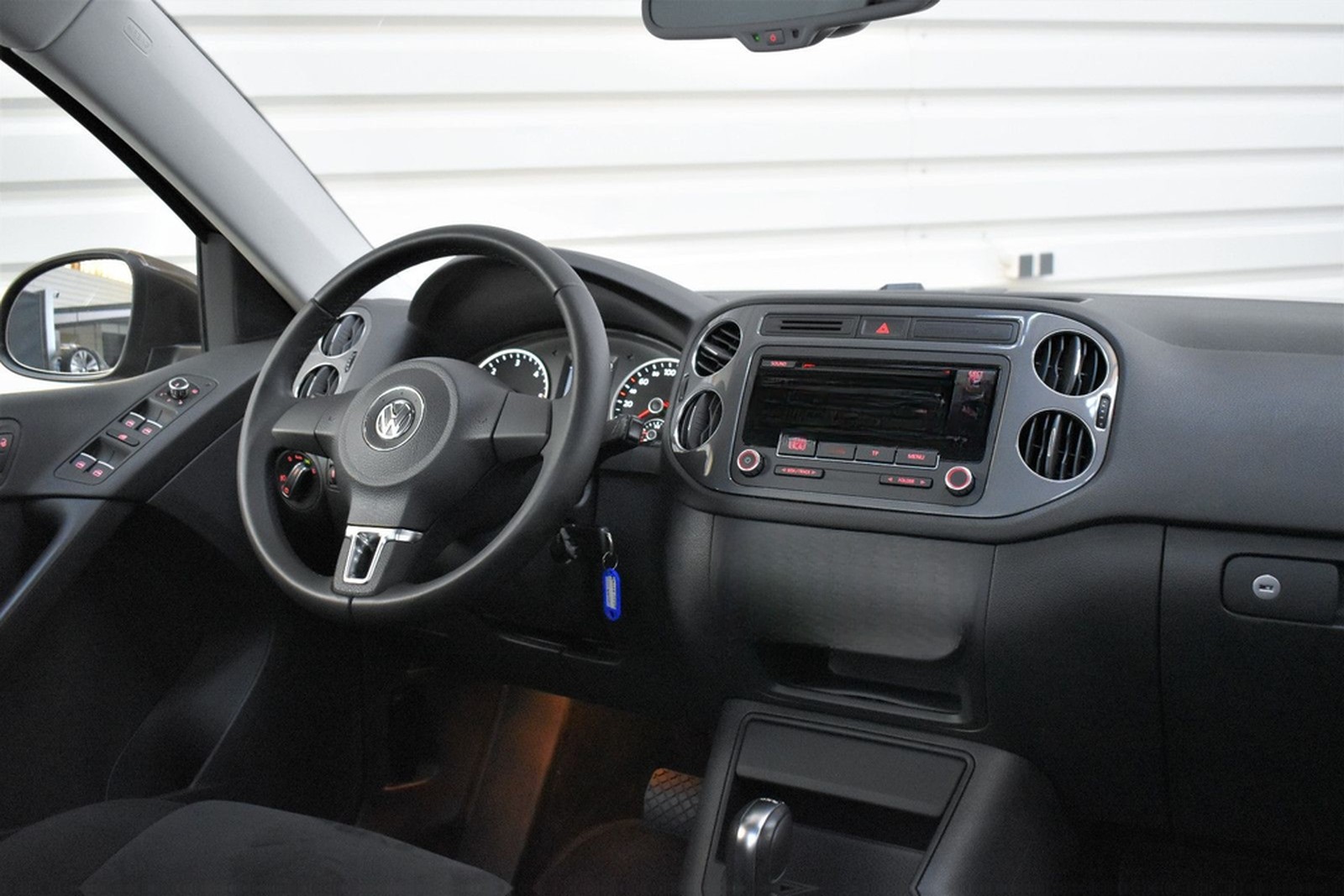 Volkswagen Tiguan Sport&Style 4M+Automatik+SHZ+Tempomat foto 14