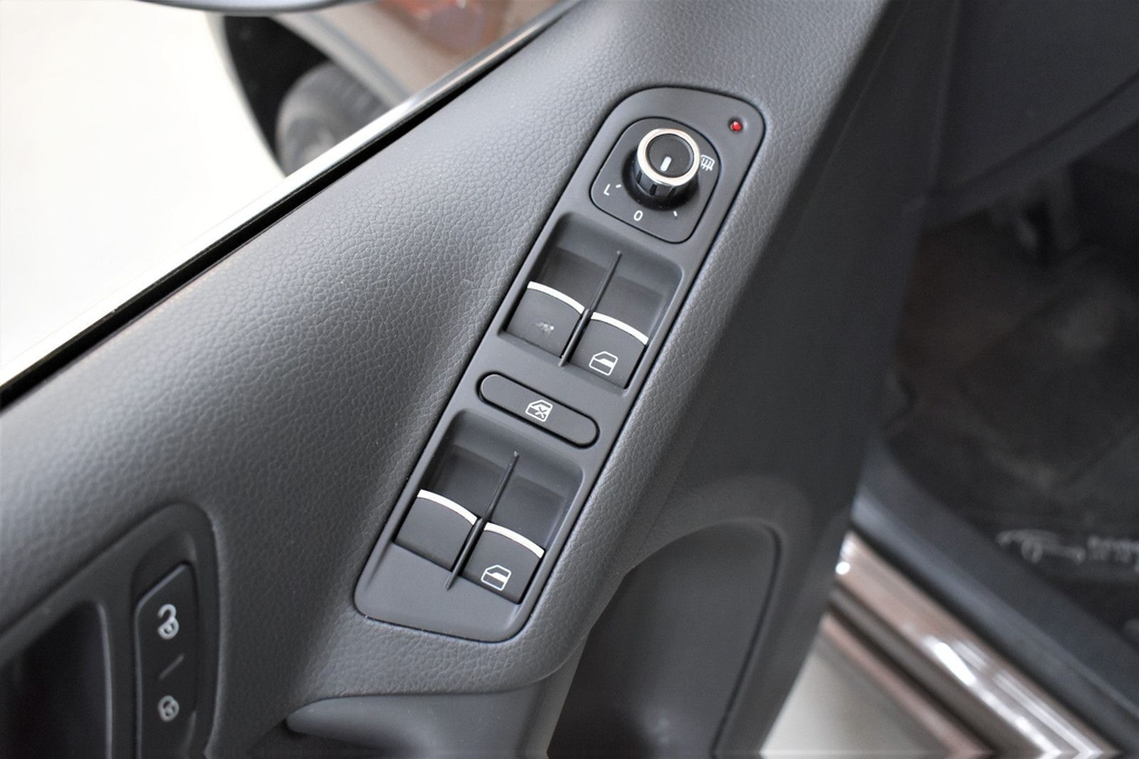 Volkswagen Tiguan Sport&Style 4M+Automatik+SHZ+Tempomat foto 22
