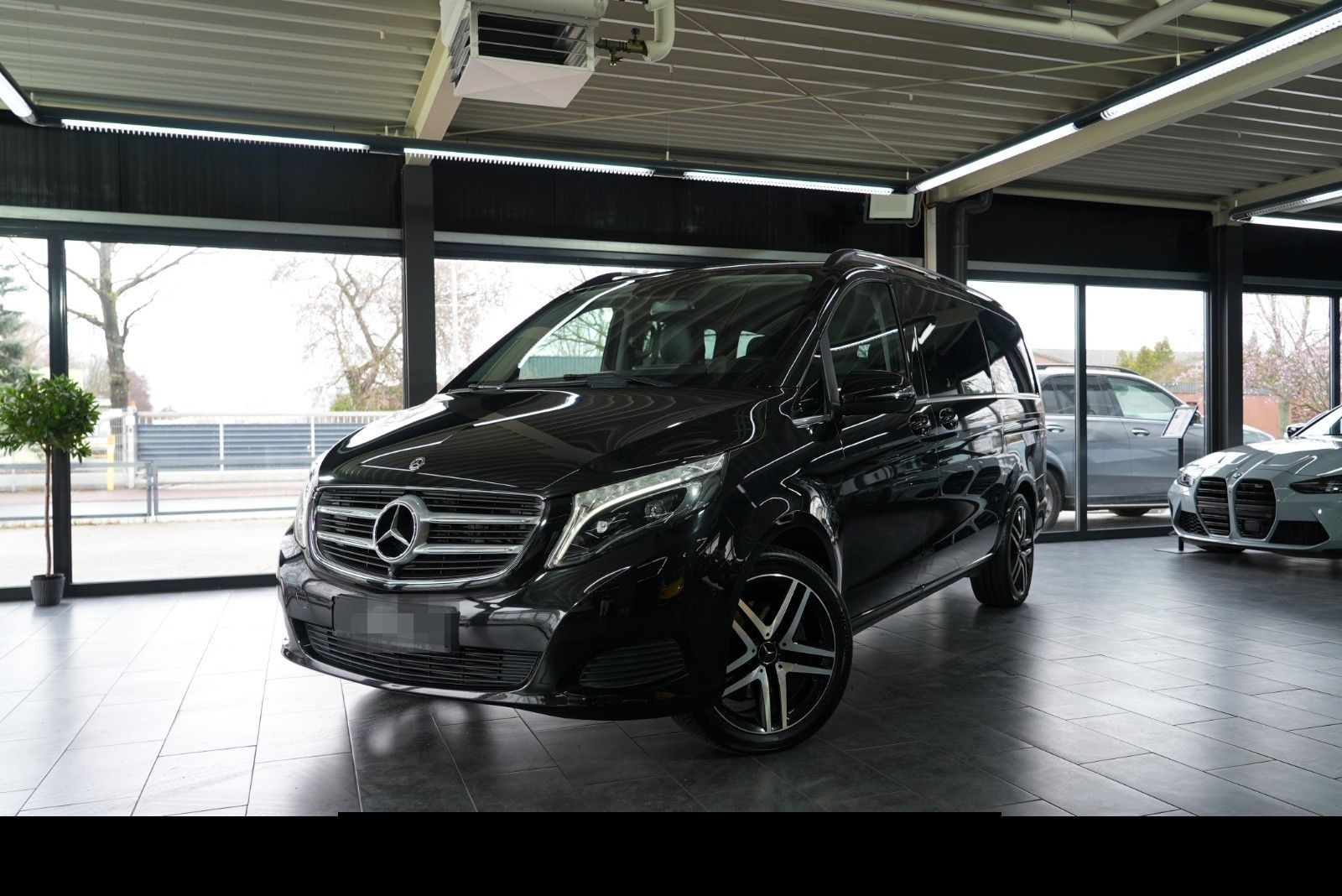 Mercedes-Benz V 220d Avantgarde Edition 4MATIC lang foto 2