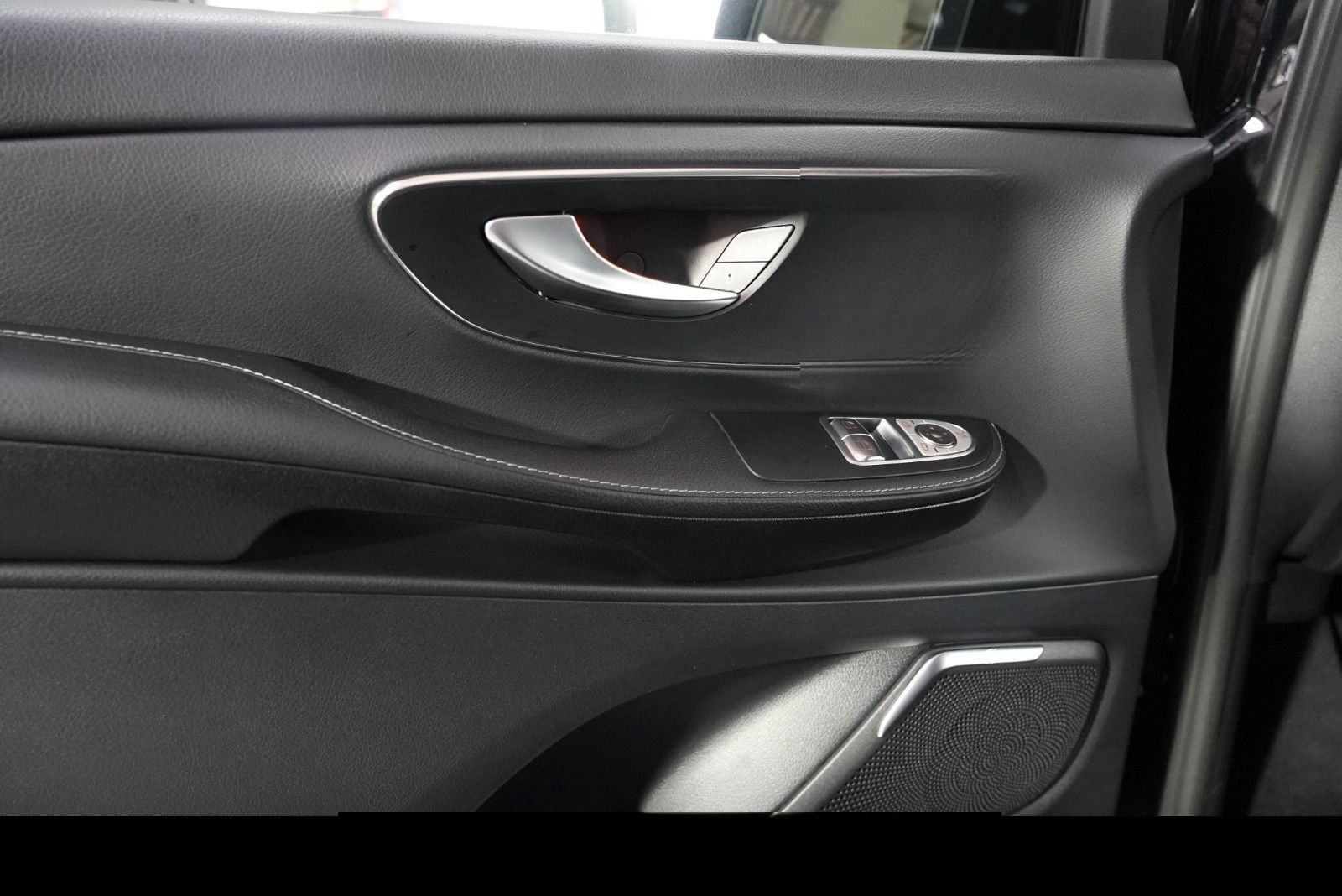 Mercedes-Benz V 220d Avantgarde Edition 4MATIC lang foto 11