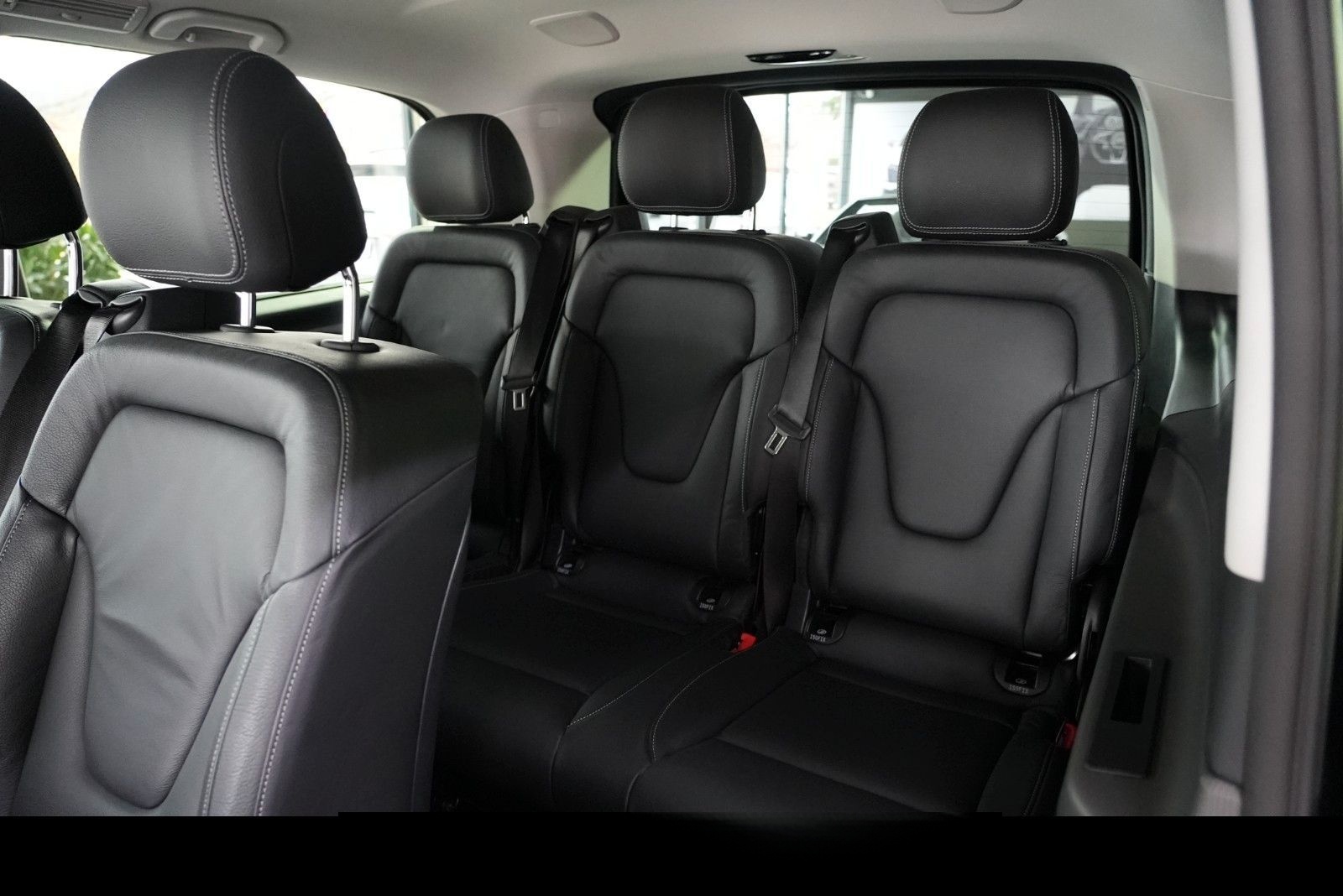 Mercedes-Benz V 220d Avantgarde Edition 4MATIC lang foto 14