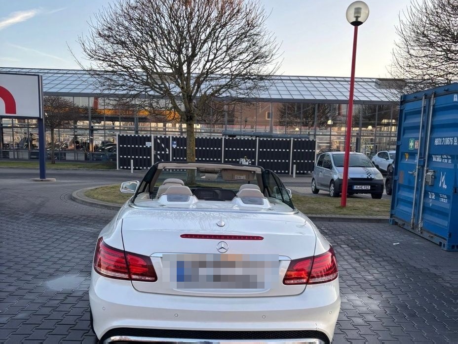 Mercedes-Benz E 400 Cabriolet AMG LINE foto 3