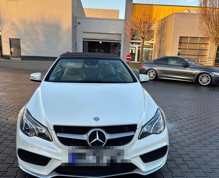 Mercedes-Benz E 400 Cabriolet AMG LINE foto 4