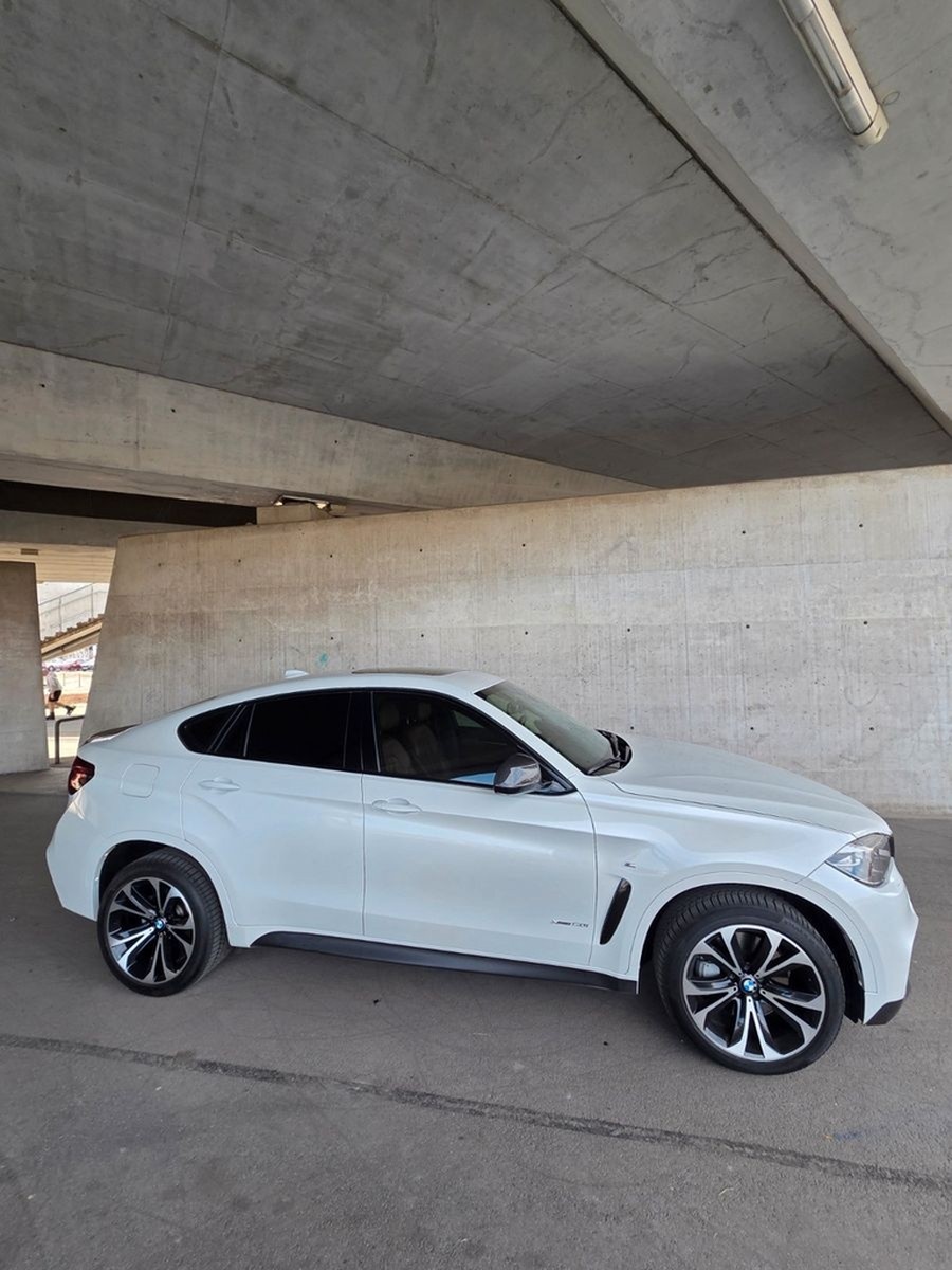 BMW X6 xDrive50i - M Paket Carbon Vollausstattung!  foto 12