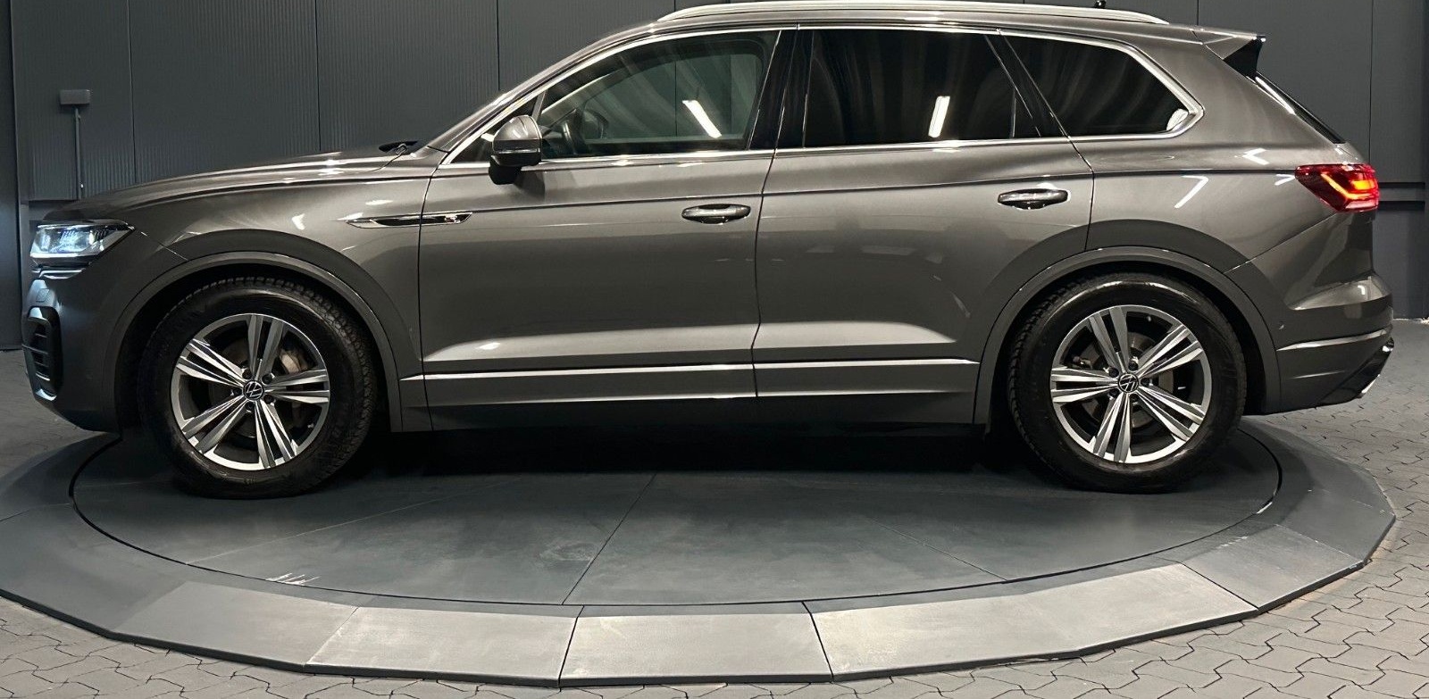 Volkswagen Touareg R-Line Ext. 4Mot*LUFT*LEDER*AHK*GARANTIE foto 2