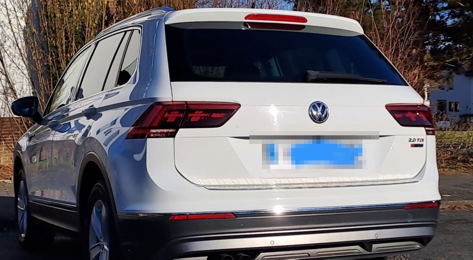 Volkswagen Tiguan 2.0 TDI 140kW DSG 4MOT  Highline PANO AHK foto 8