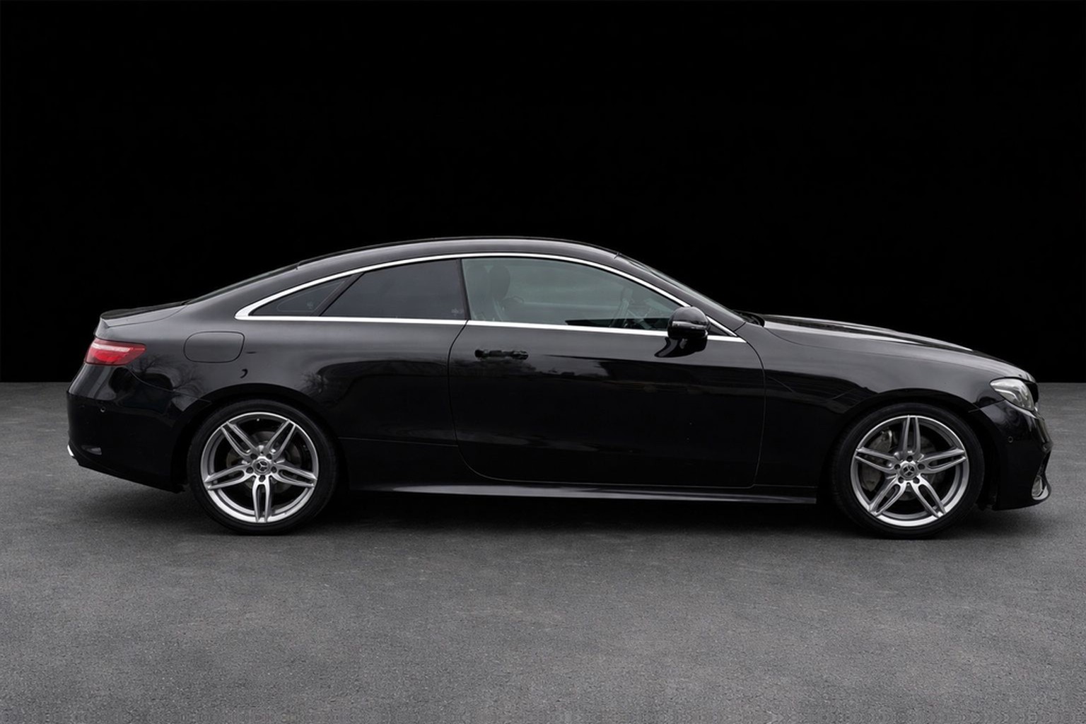 Mercedes-Benz E220d Coupe*AMG Line*Burmest*Ambient*Widescreen* foto 6