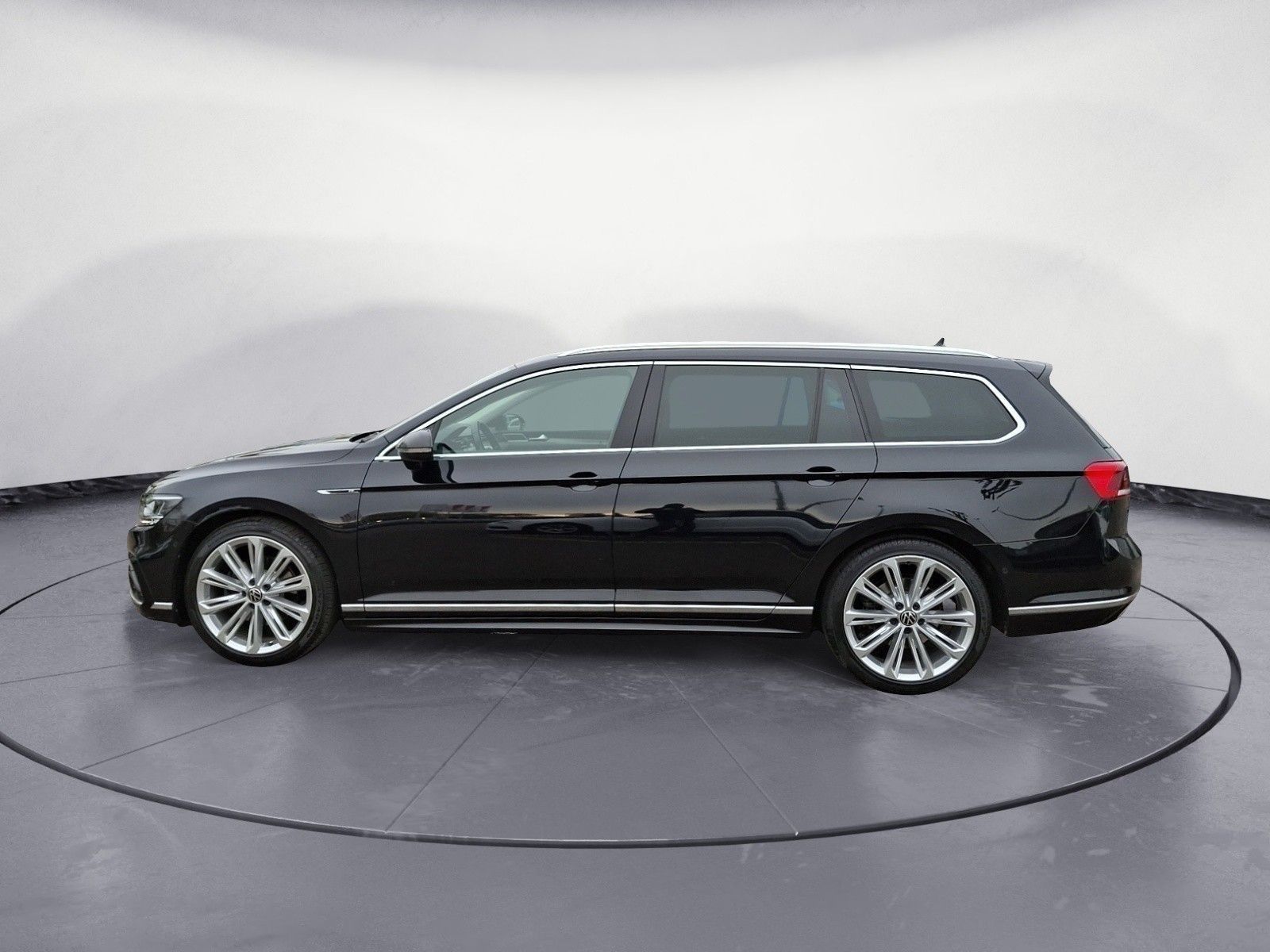 Volkswagen Passat Variant Passat Variant 2.0TDI R-Line Busi foto 3