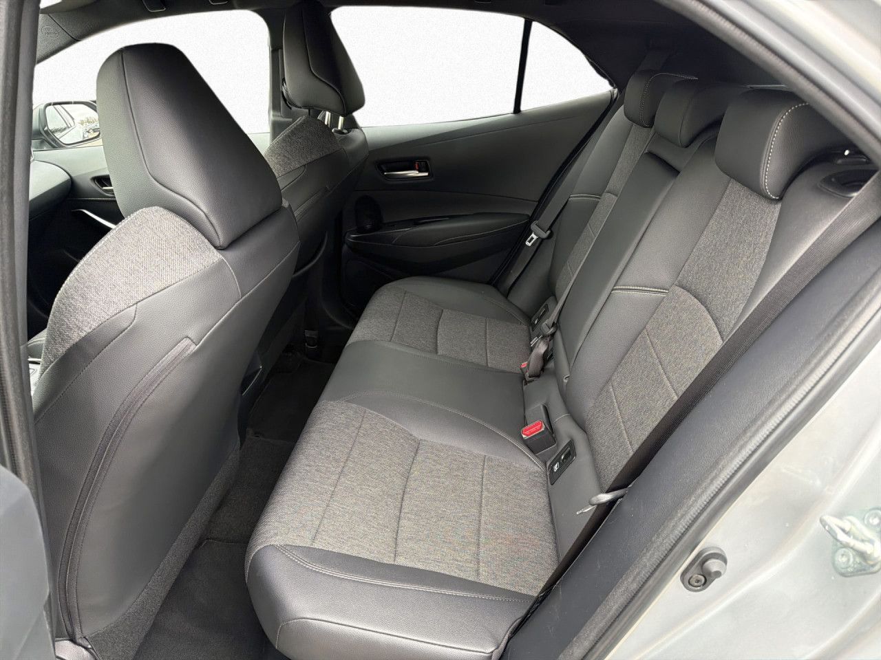 Toyota Corolla 1.8 Hybrid ACC,Navi,RFK,Sitzhzg.,LED-SW foto 12