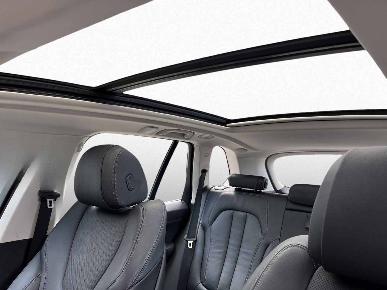 BMW X5 xDr45e Pano AHK SpoSi St&Go 360° HUD adap foto 11