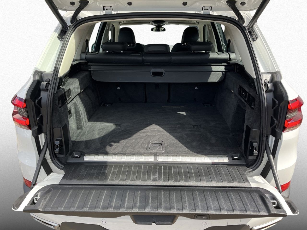 BMW X5 xDr45e Pano AHK SpoSi St&Go 360° HUD adap foto 15