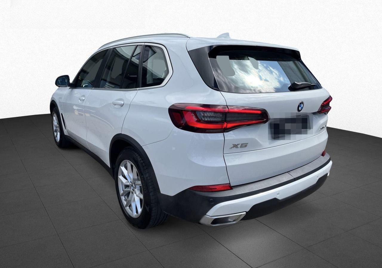 BMW X5 xDr45e Pano AHK SpoSi St&Go 360° HUD adap foto 4