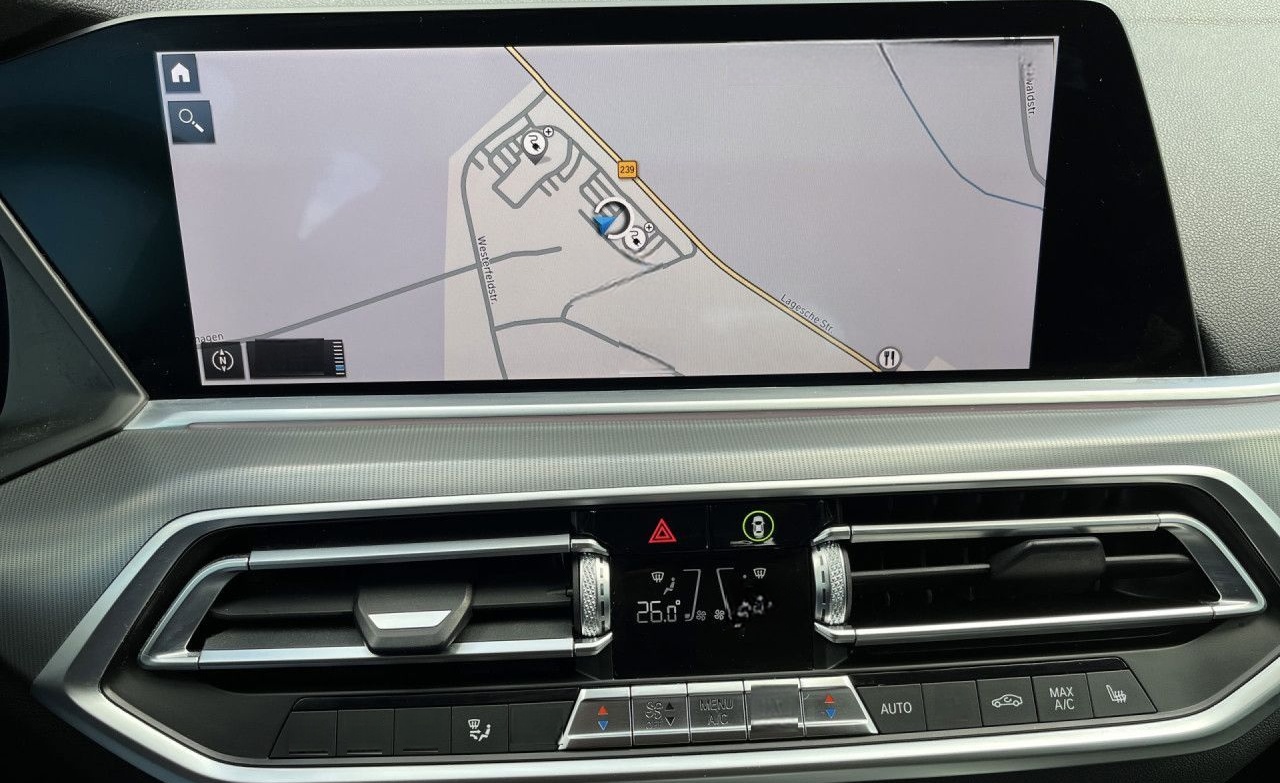 BMW X5 xDr45e Pano AHK SpoSi St&Go 360° HUD adap foto 9