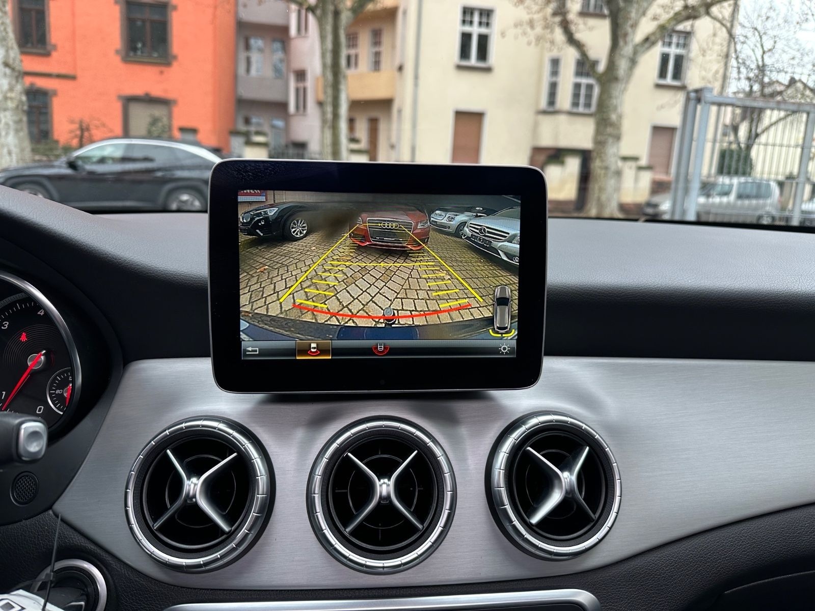 Mercedes-Benz CLA  SB 200 CDI / d 4Matic AHK PANORAMA KAMERA foto 16
