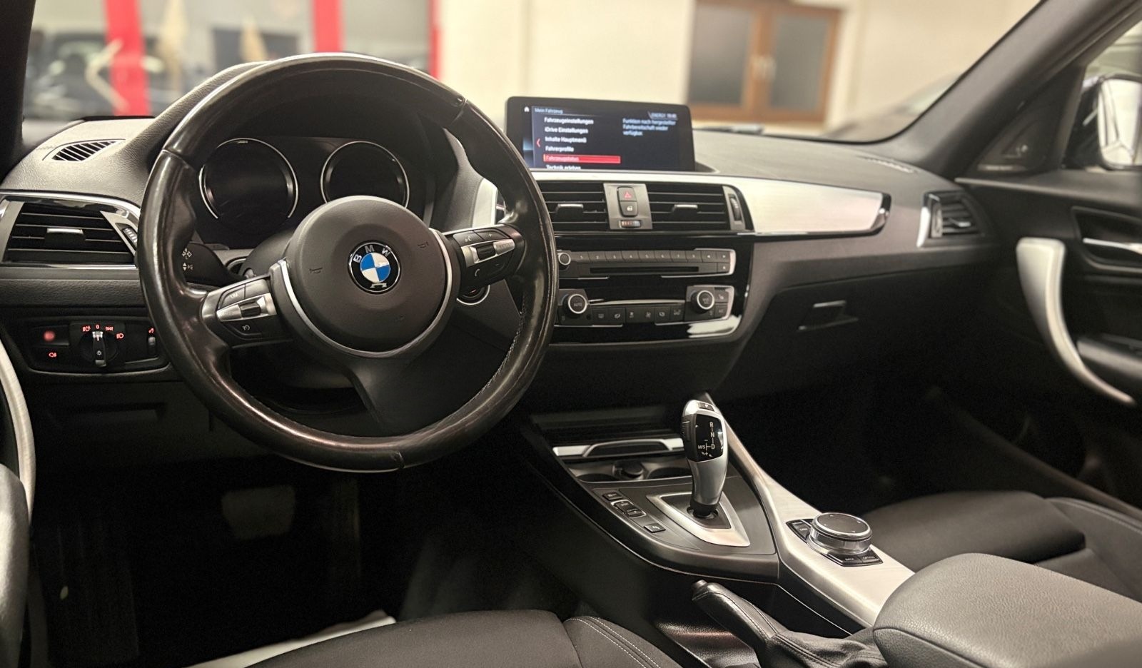 BMW 118i Limousine| Sport Line | Automatik | M-Paket foto 23