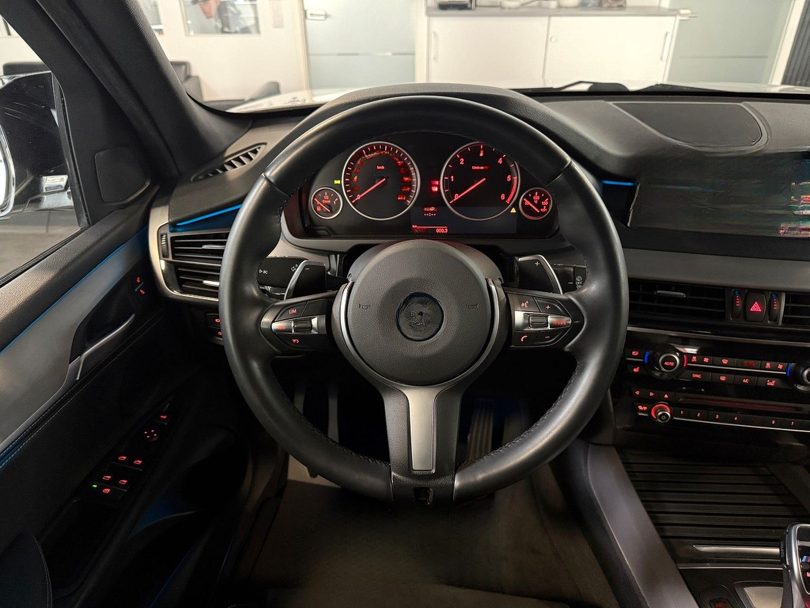 BMW X5 M50 d Shadow Line/Panorama+AHK+Memory foto 24
