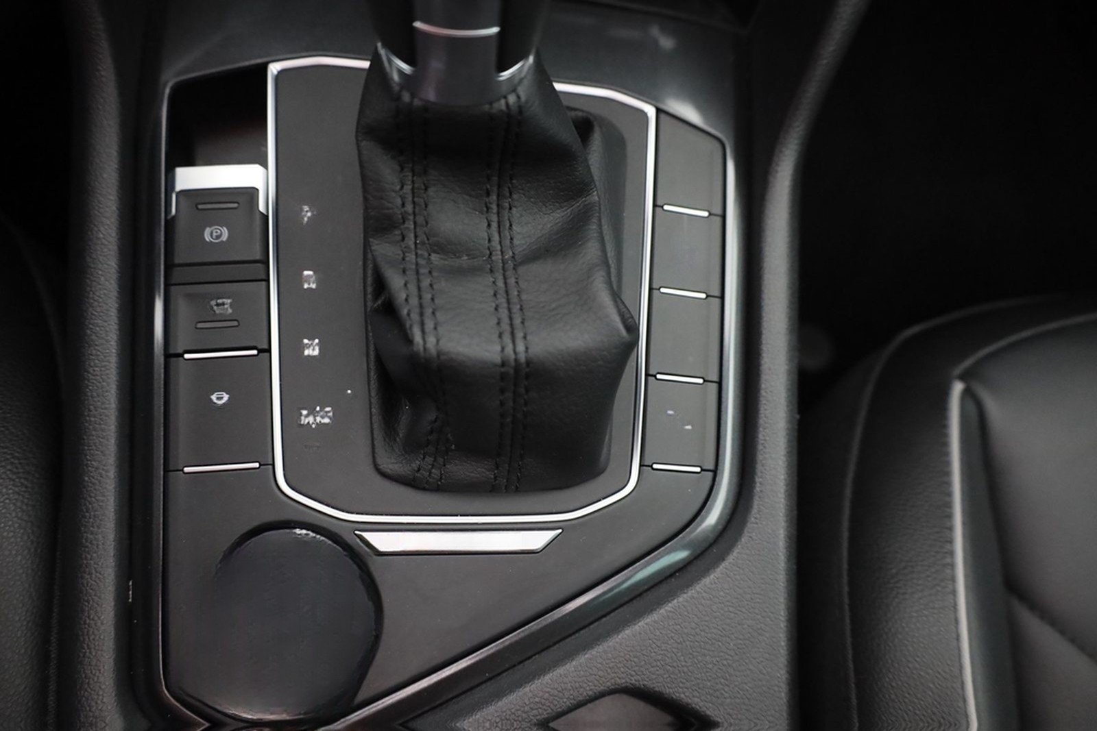Volkswagen Tiguan 2.0 TSI DSG Highline 4Motion Panorama ACC foto 15