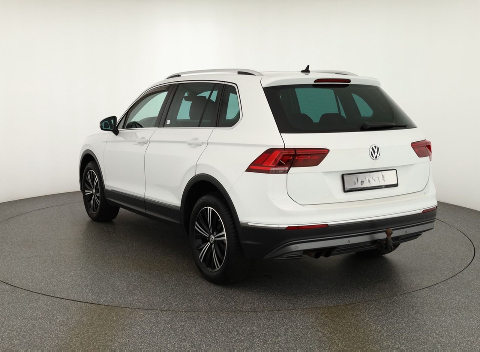 Volkswagen Tiguan 2.0 TSI DSG Highline 4Motion Panorama ACC foto 3