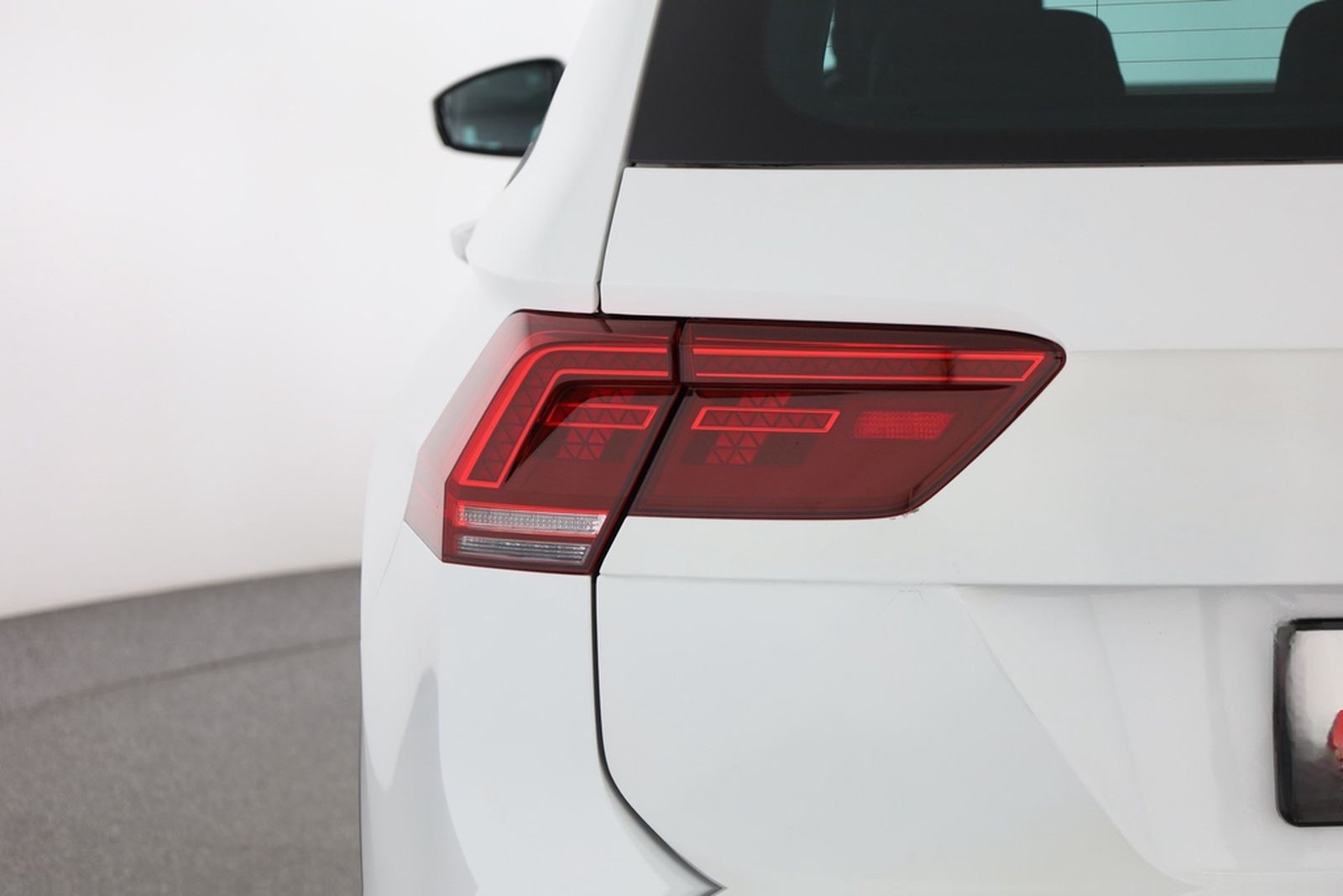 Volkswagen Tiguan 2.0 TSI DSG Highline 4Motion Panorama ACC foto 35