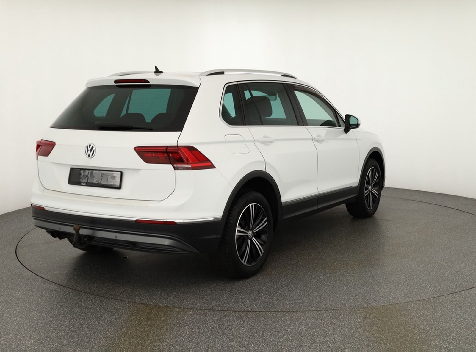 Volkswagen Tiguan 2.0 TSI DSG Highline 4Motion Panorama ACC foto 5