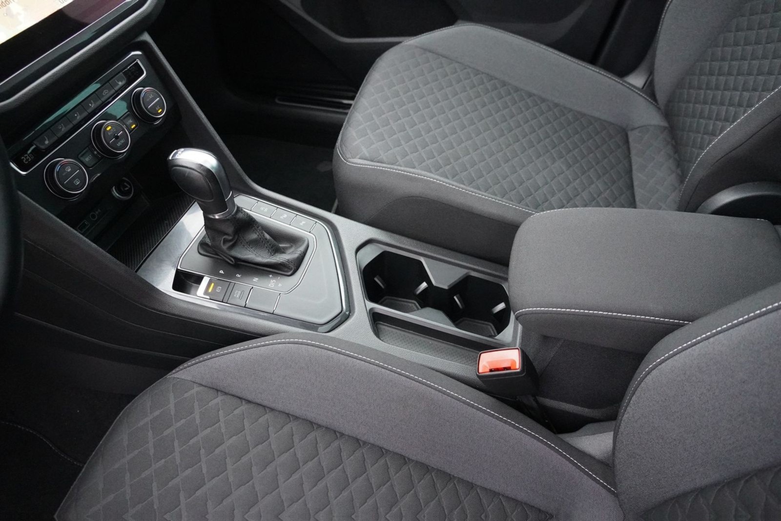 Volkswagen Tiguan 1.5 TSI DSG Join LED Navi AHK ACC Kamera foto 23